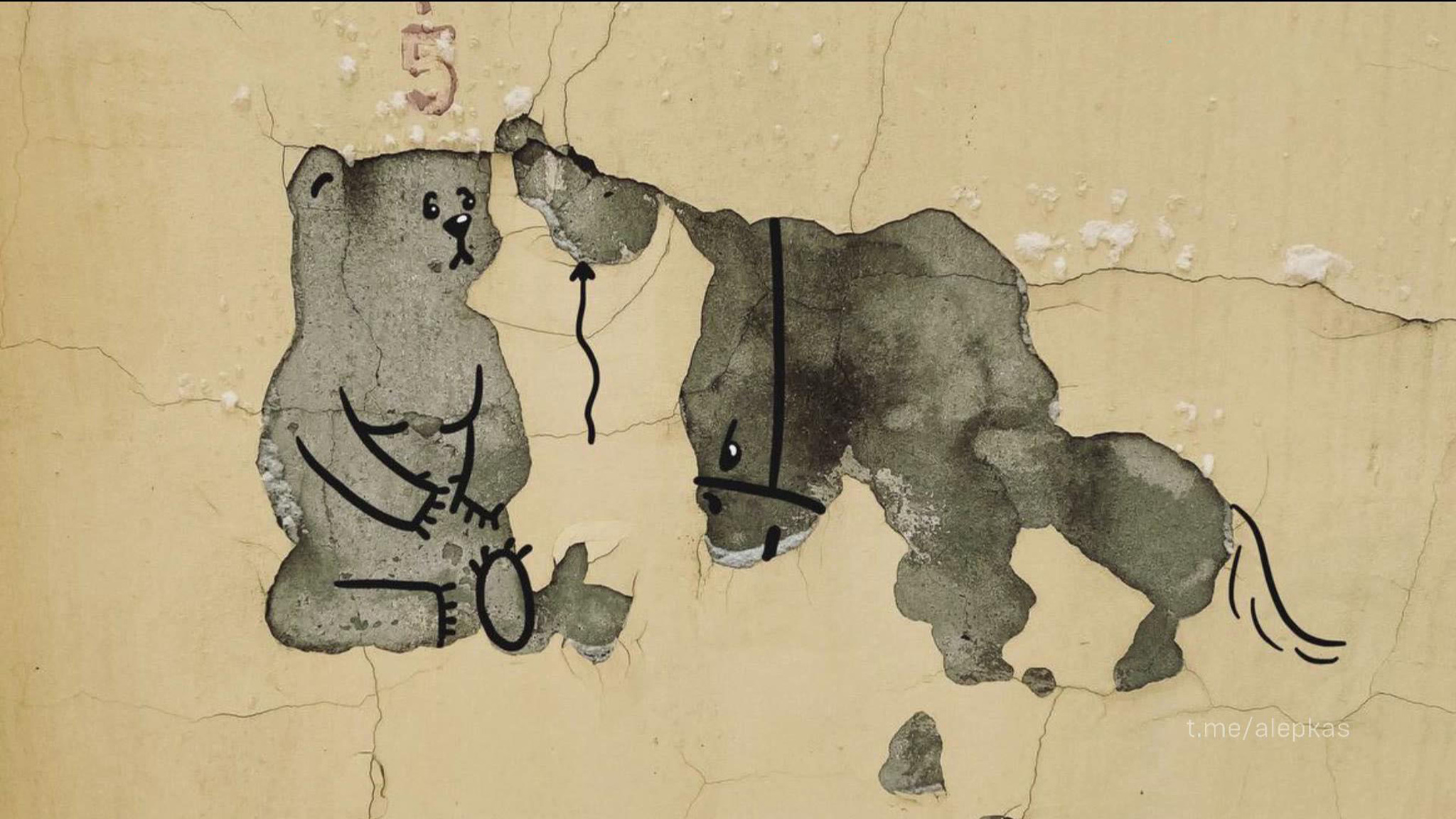 "Владимирский Бэнкси". Как художник Алексей Смирнов меняет городское пространство