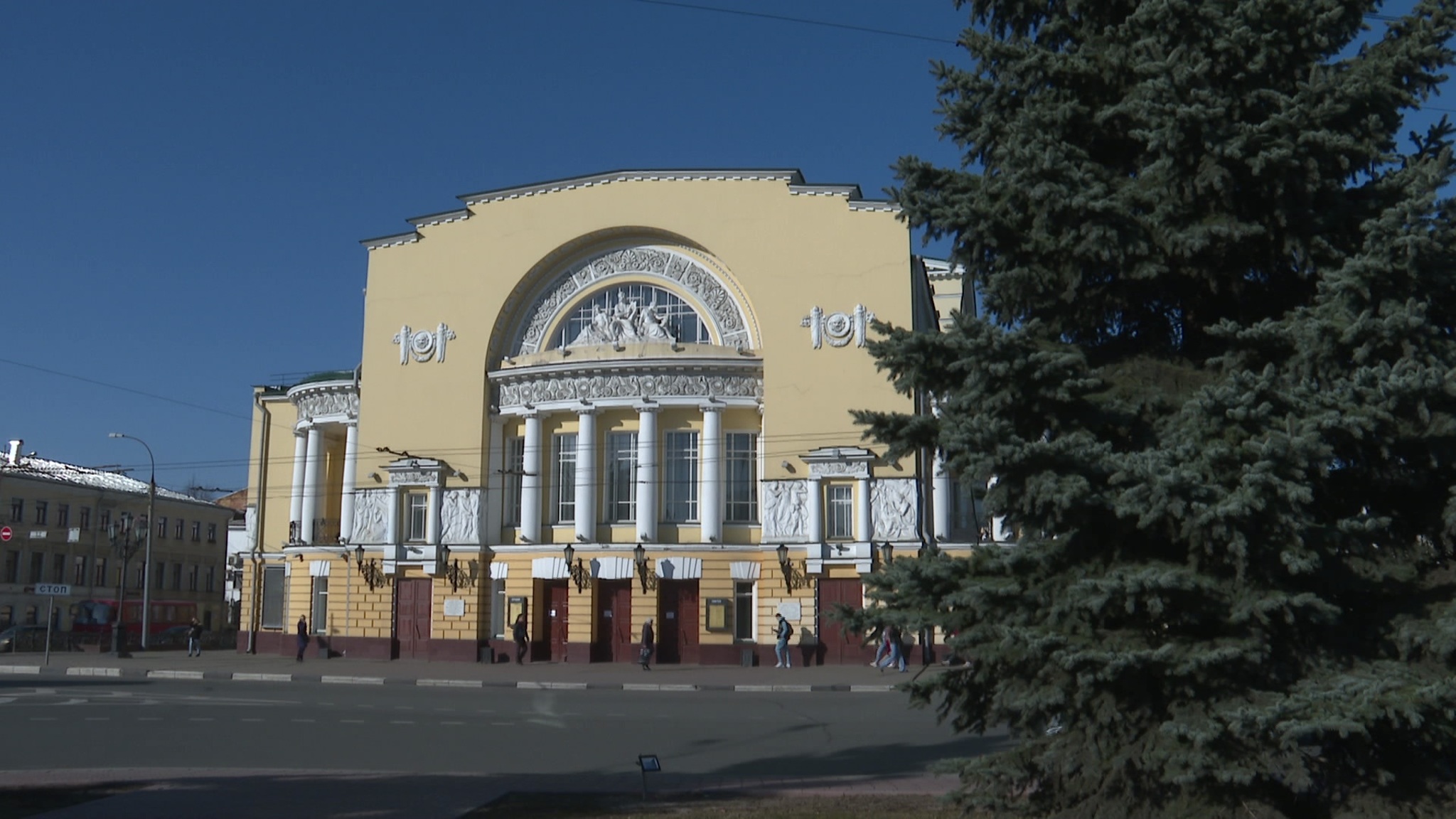 Волковский театр из Ярославля впервые приехал с гастролями в Абхазию