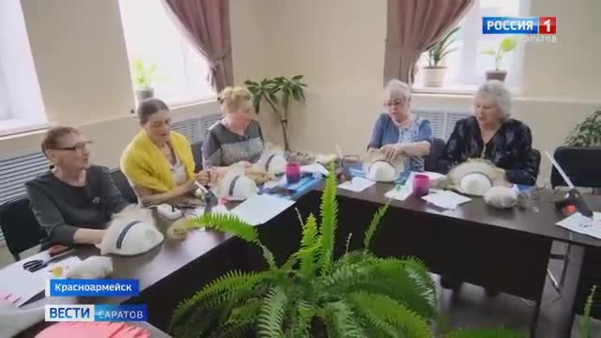Серебряные волонтеры готовятся ко Дню Победы и фестивалю Дарения