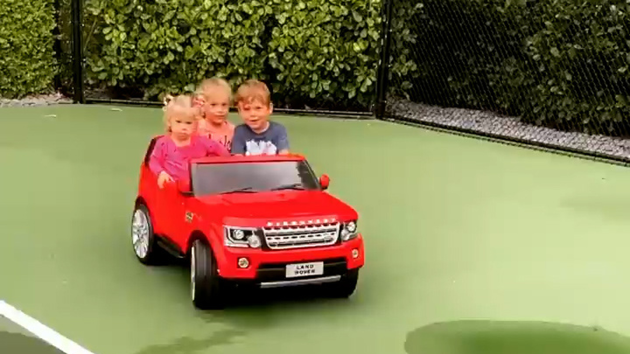 В соцсетях появилось видео подросших детей Курниковой и Иглесиаса