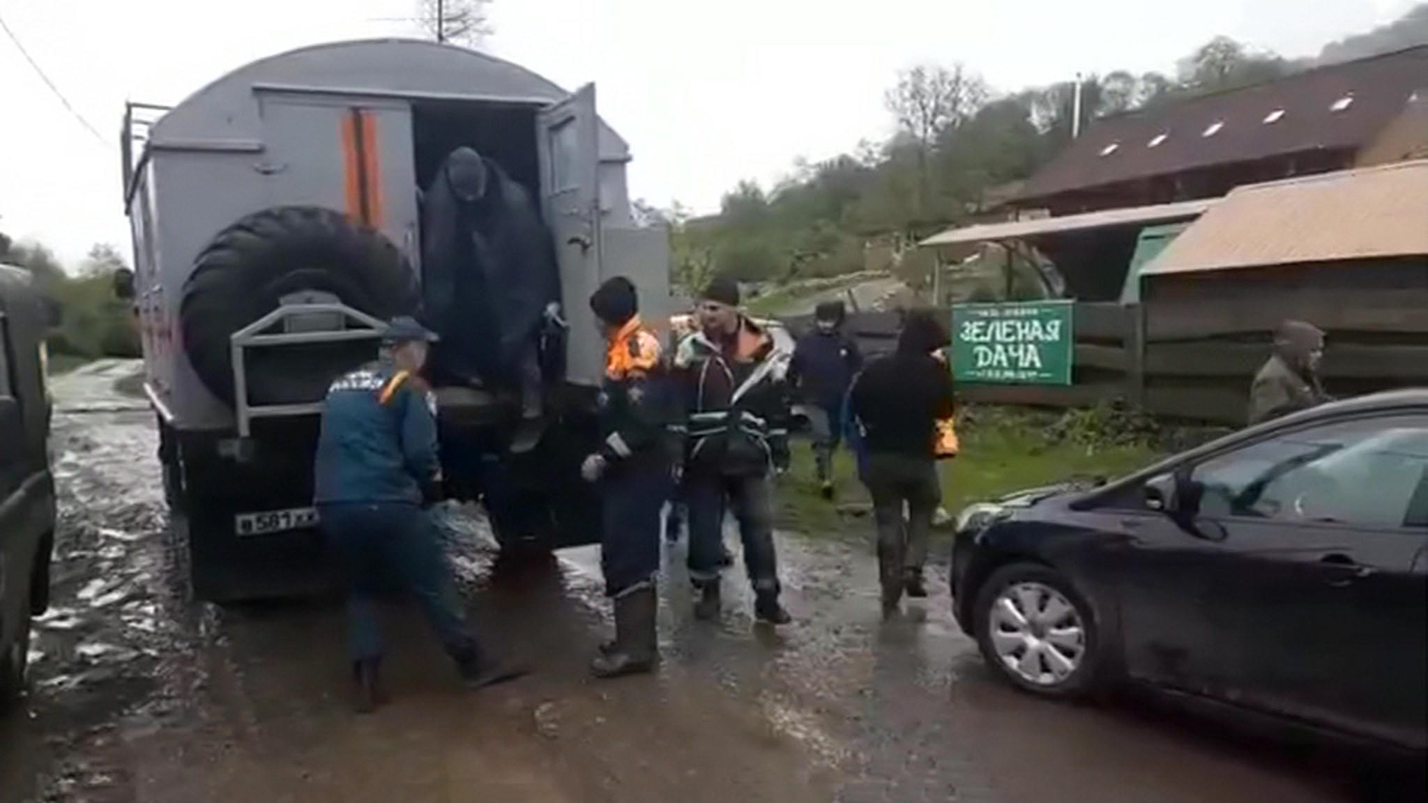 На Кубани началась эвакуация застрявшей тургруппы