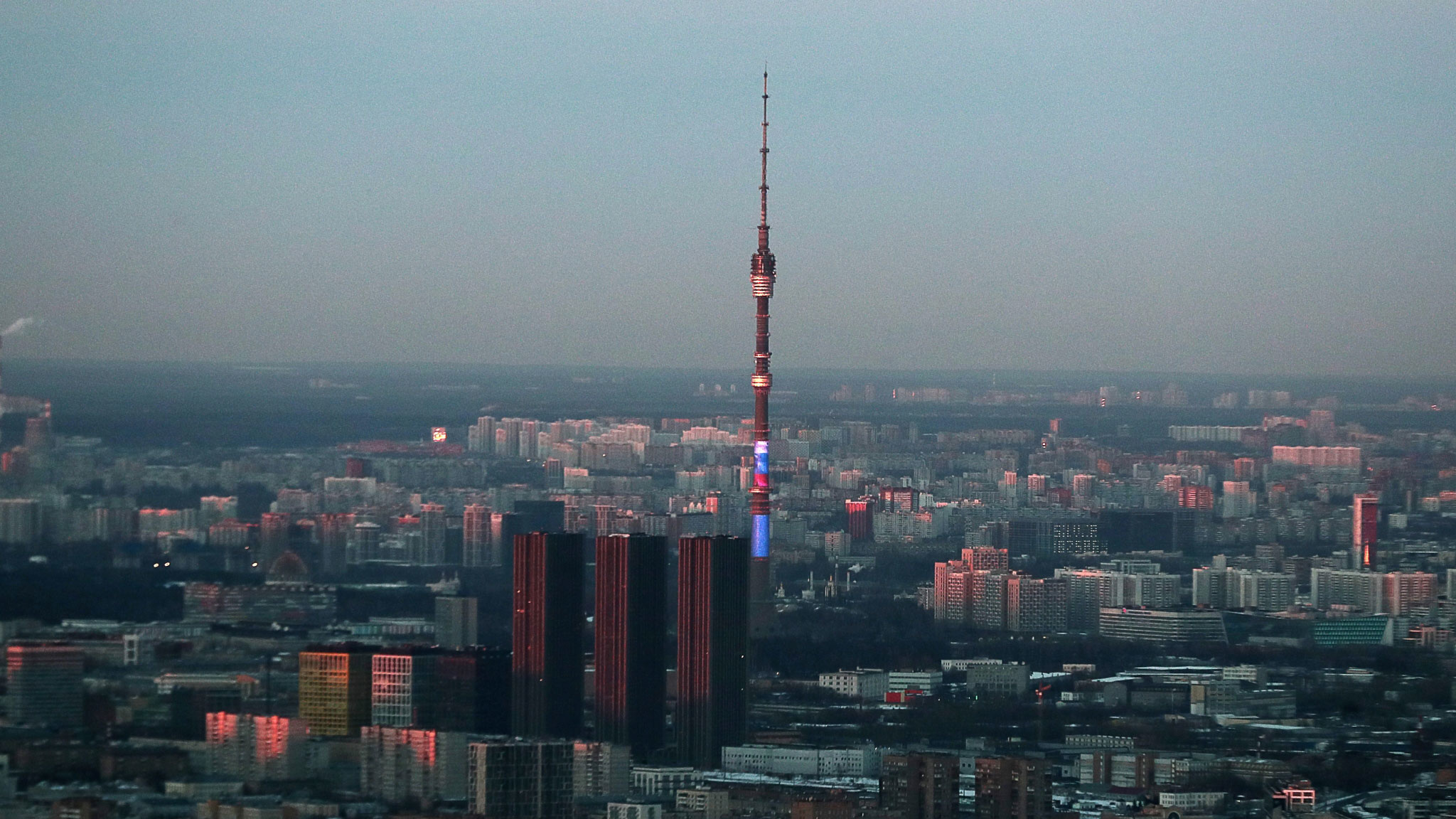 Праздничную подсветку включат на телебашнях в городах России в День народного единства