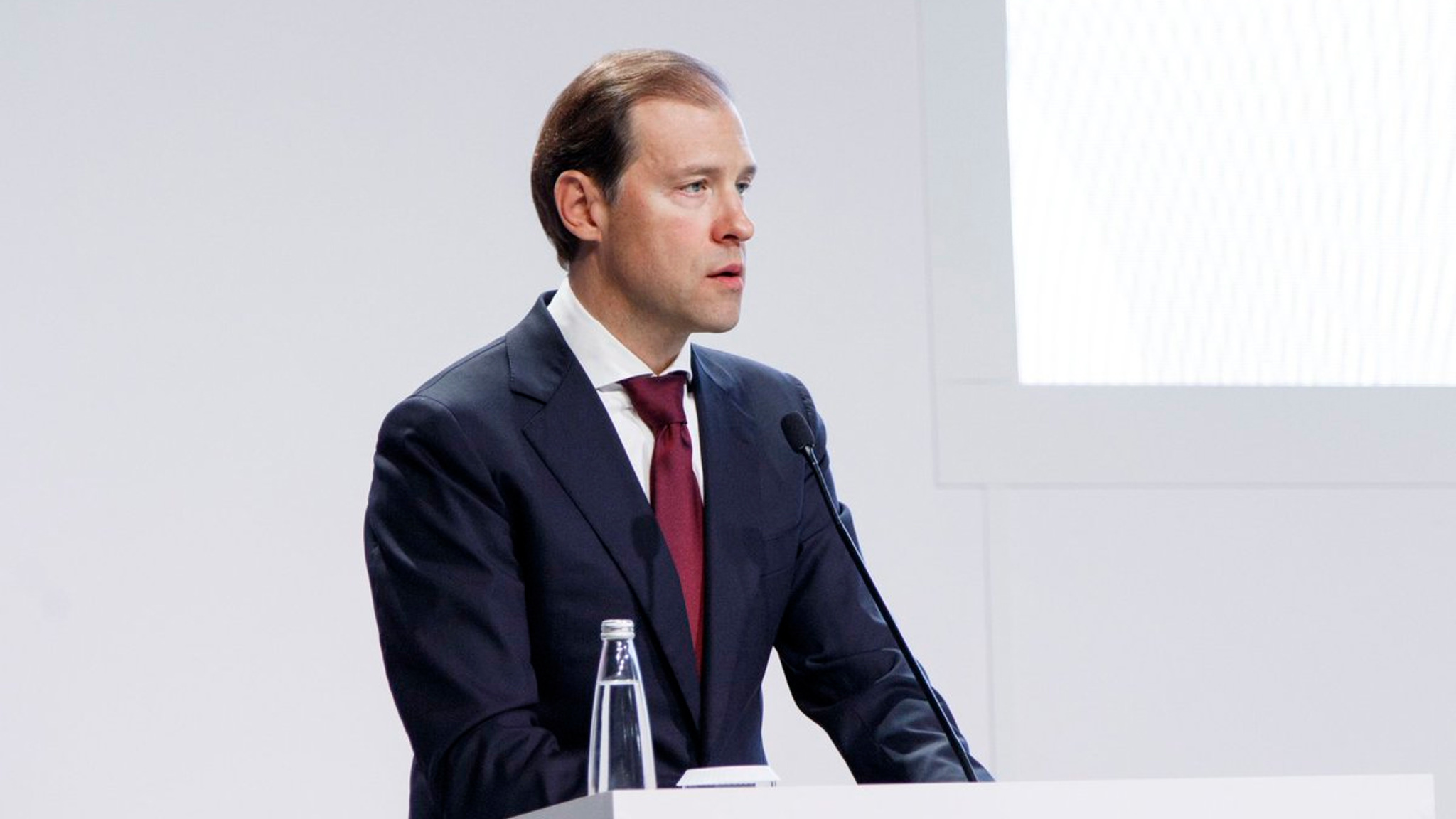 Мантуров: Активы группы Renault переходят в госсобственность