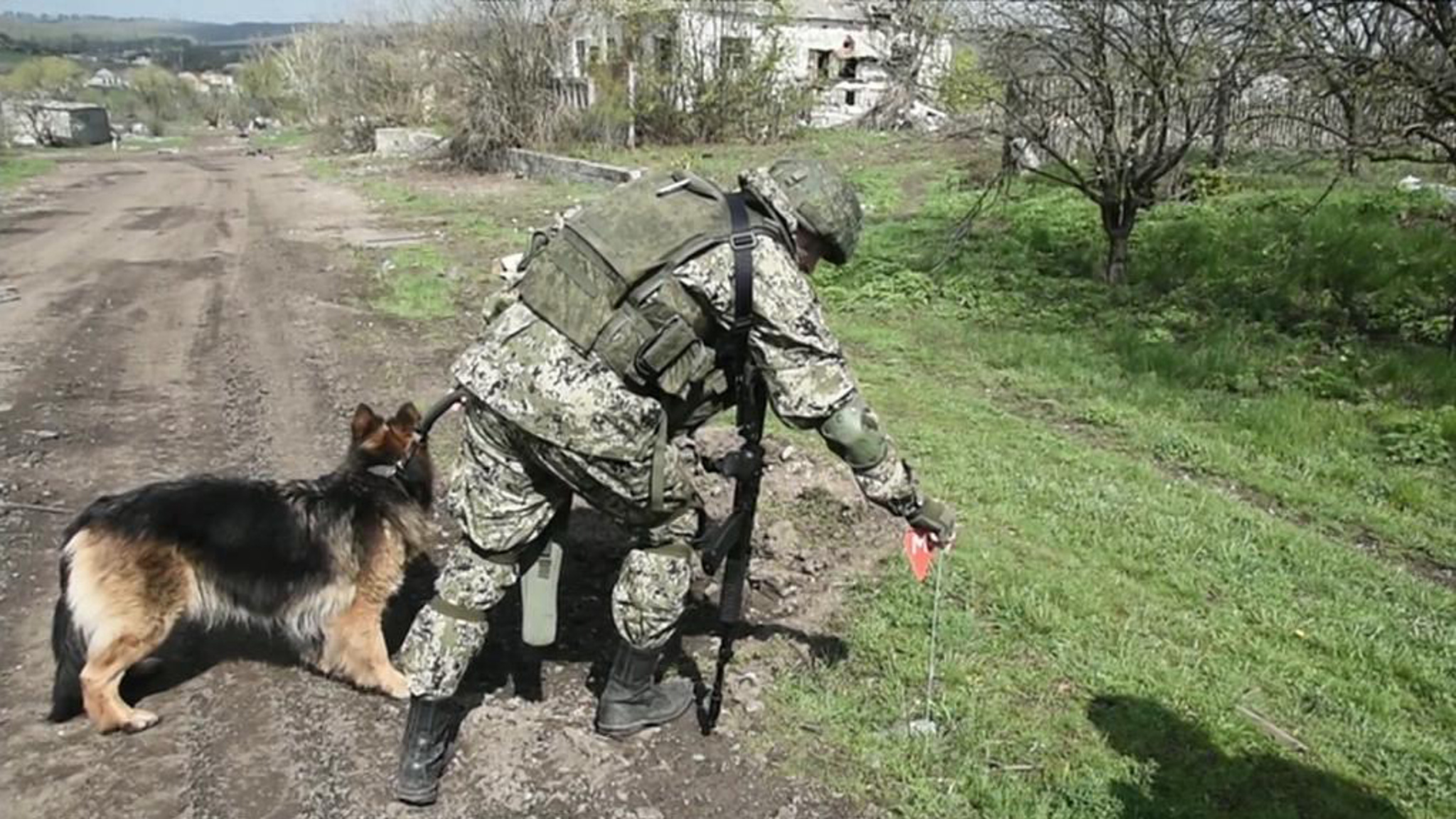 Российские саперы разминировали поля в Харьковской области