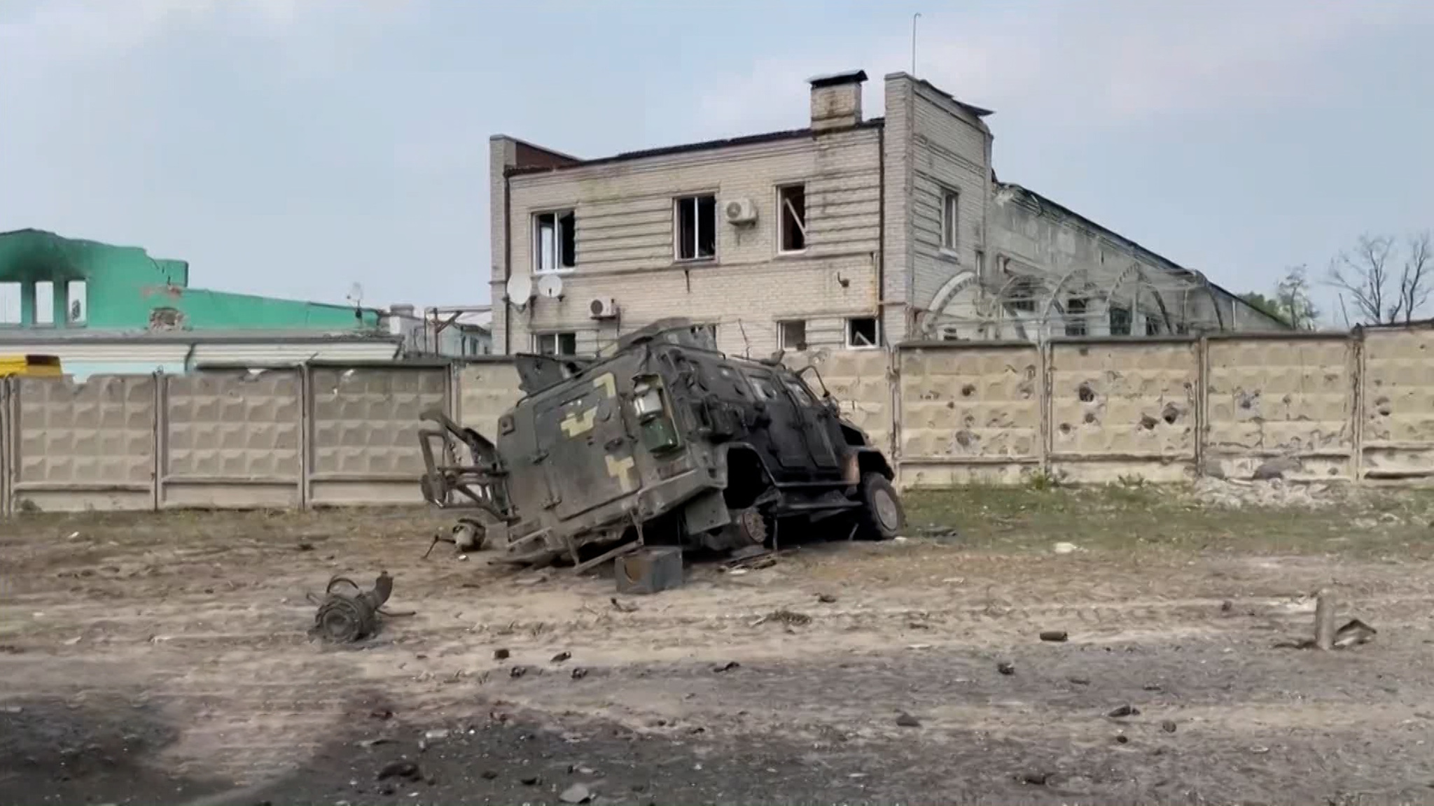 Документы наемников и не только: что находят в промзоне завода "Заря"