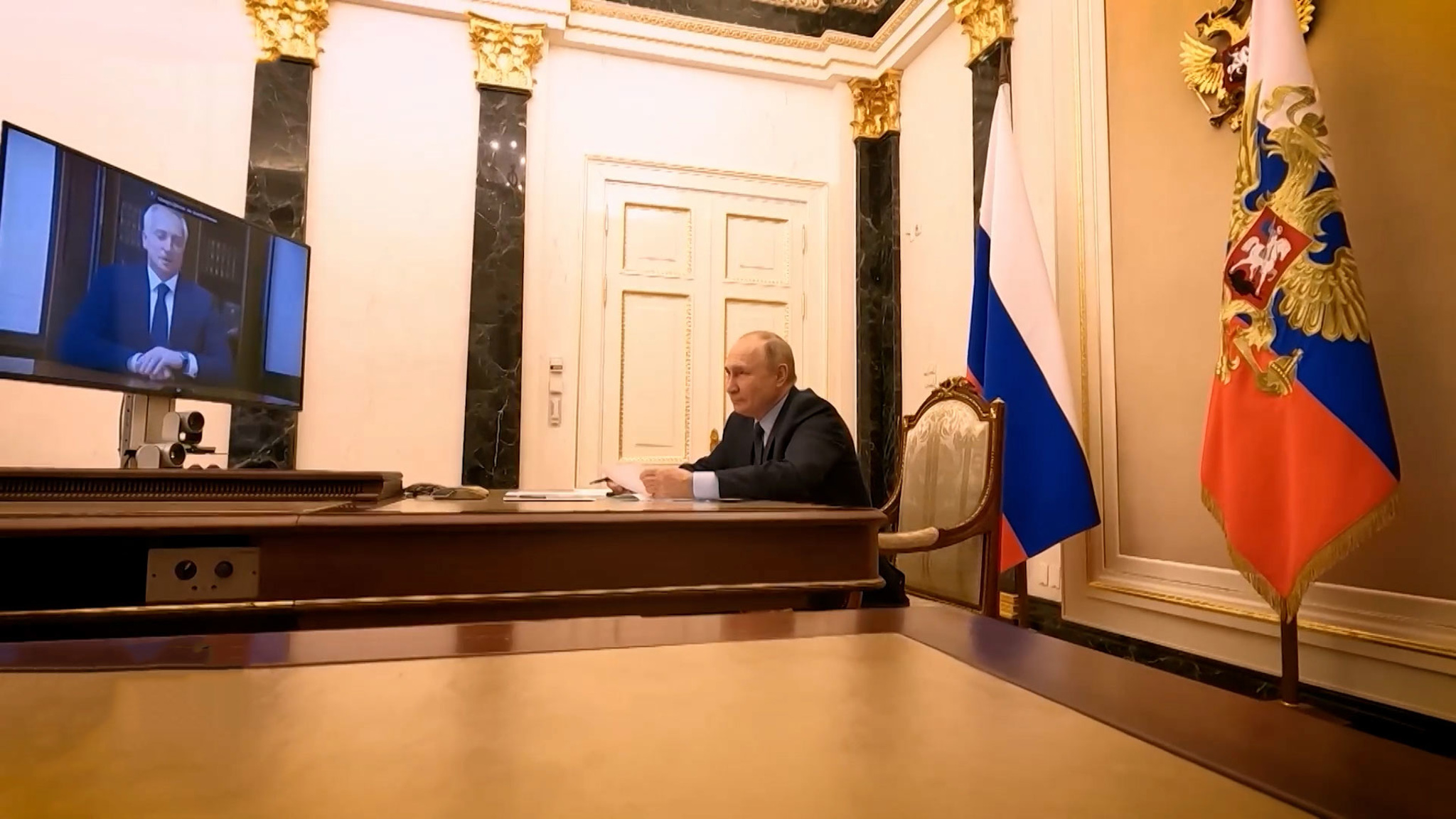 Пожары, экономика, новые главы регионов: встречи президента