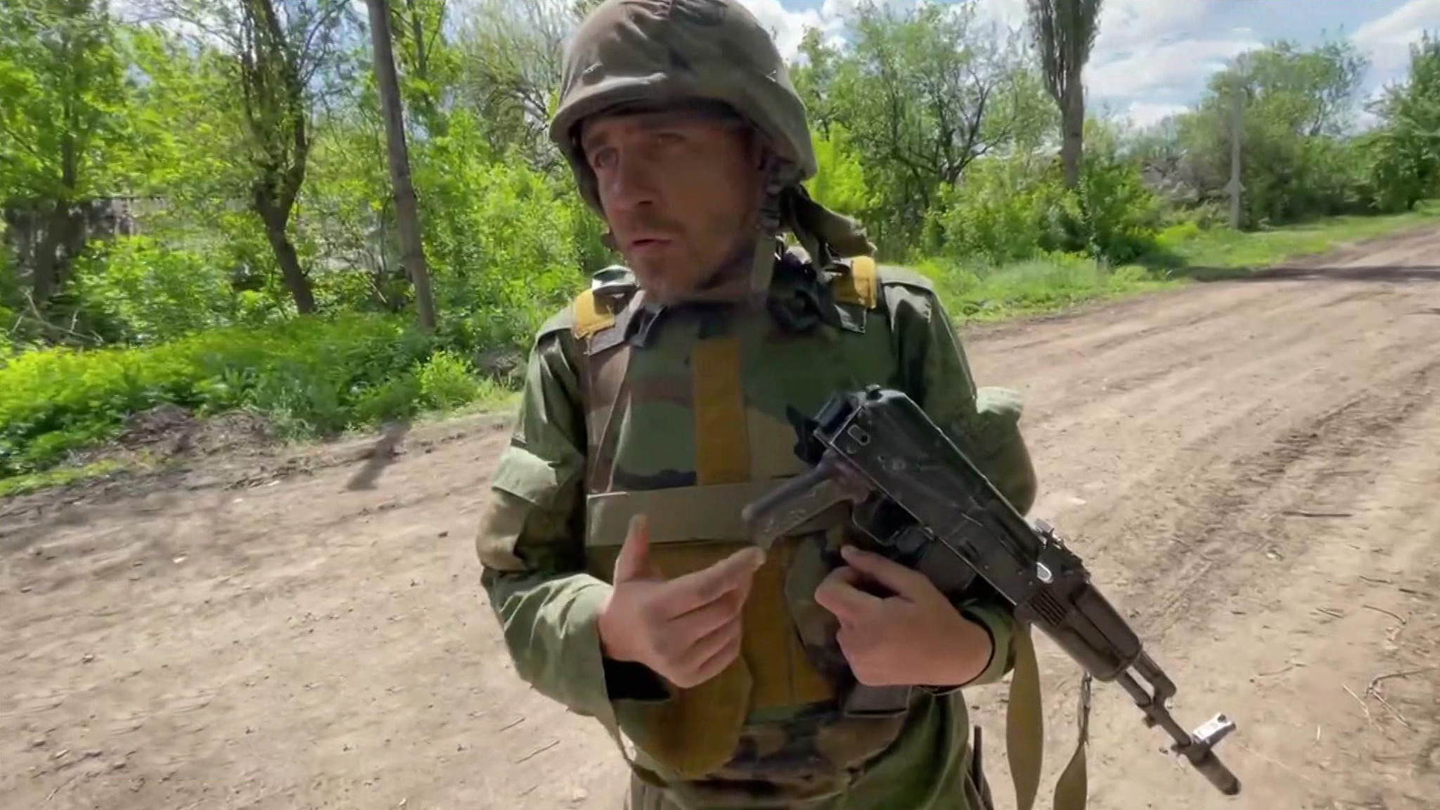 Мина упала в нескольких метрах от журналистов