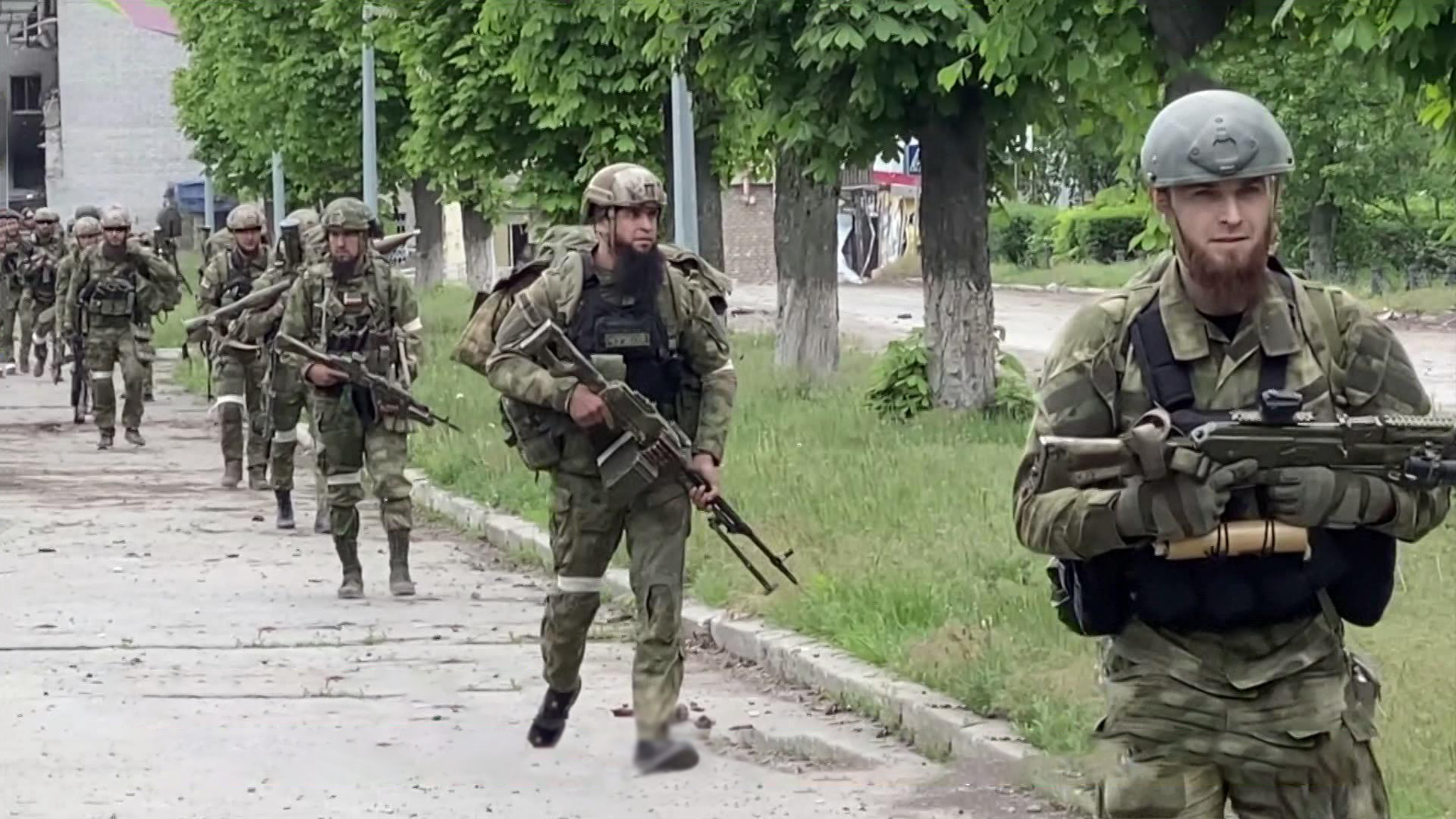 Свежие силы чеченского спецназа прибыли в район передовой под Попасной