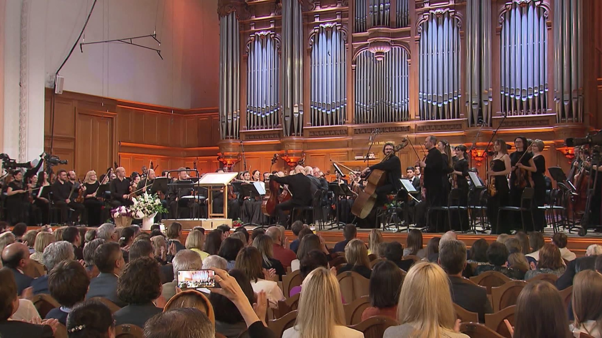 Премьера в день рождения: 30-летие "Солистов Москвы" отметили на Фестивале камерных оркестров мира