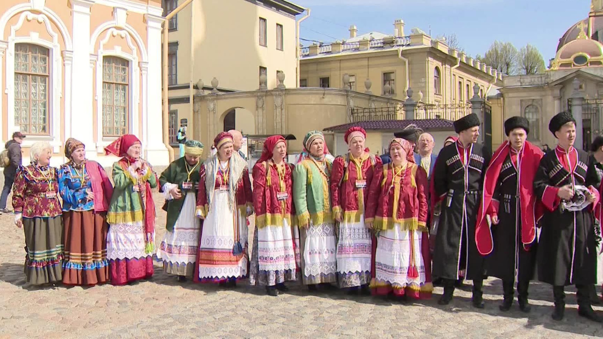 Международный фестиваль народной песни "Добровидение" открылся в Петербурге