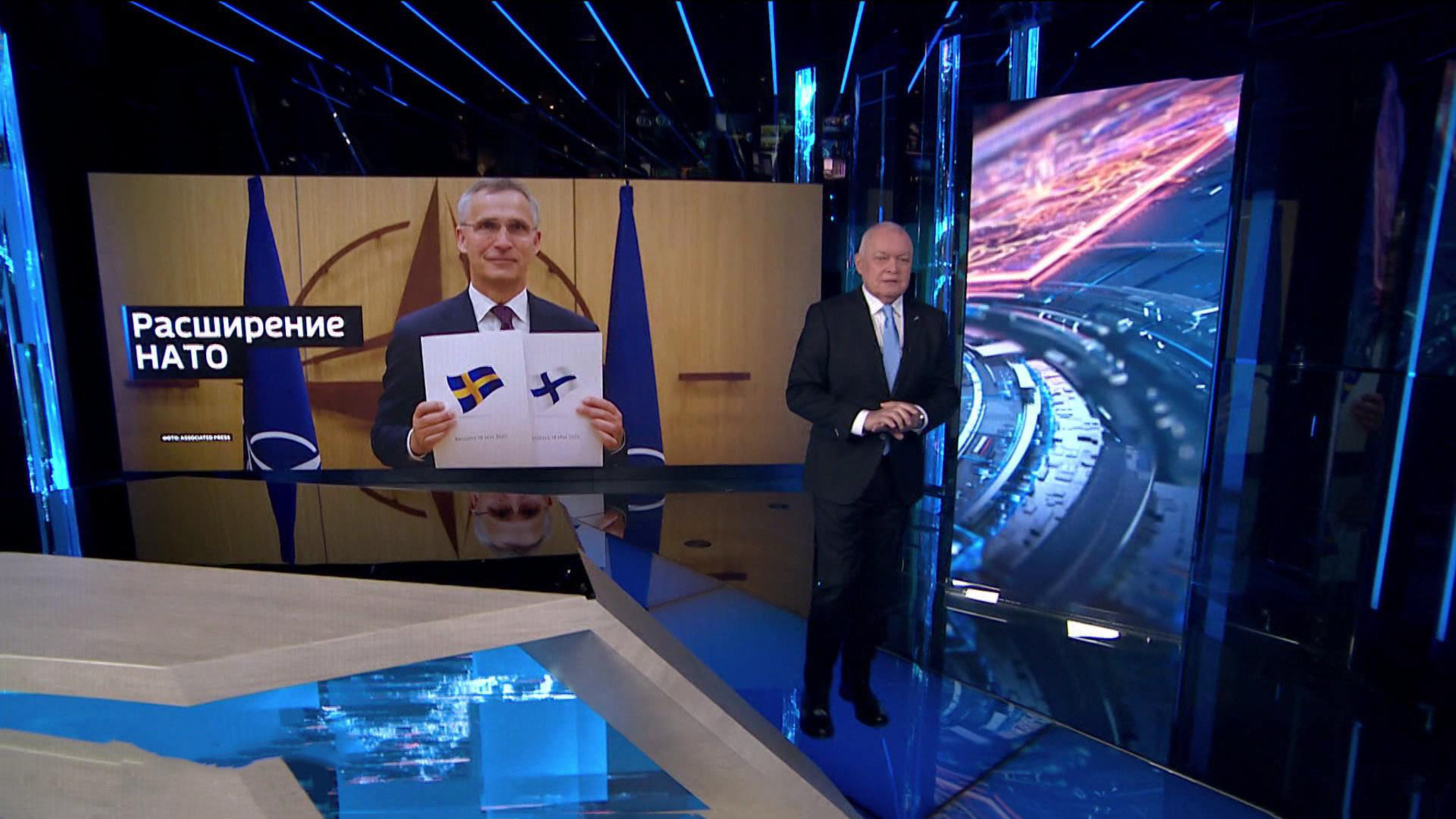 Эфир от 22.05.2022. Английские субтитры