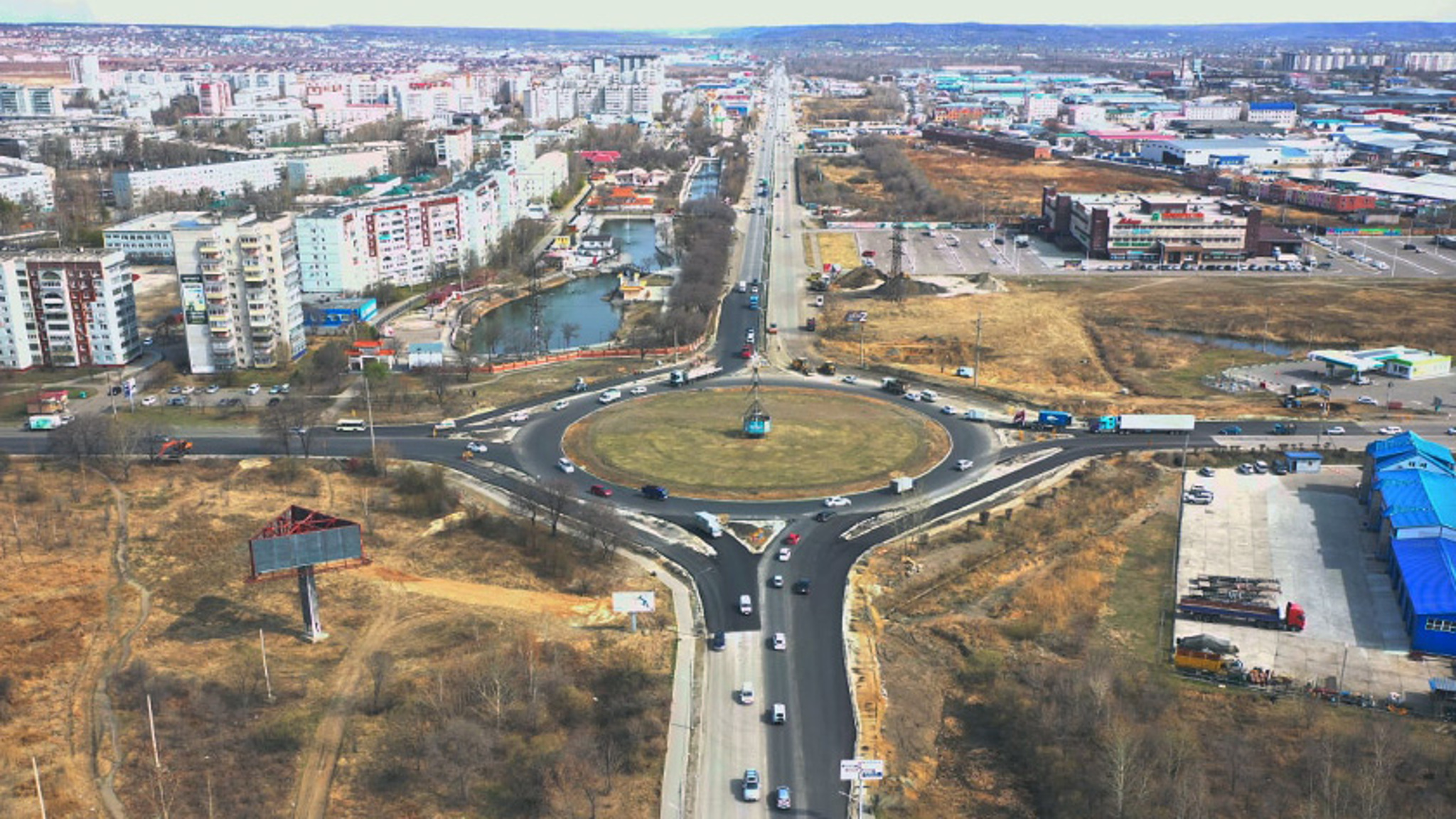 Благовещенцам показали как будет устроено движение на кольцевой развязке на Калинина