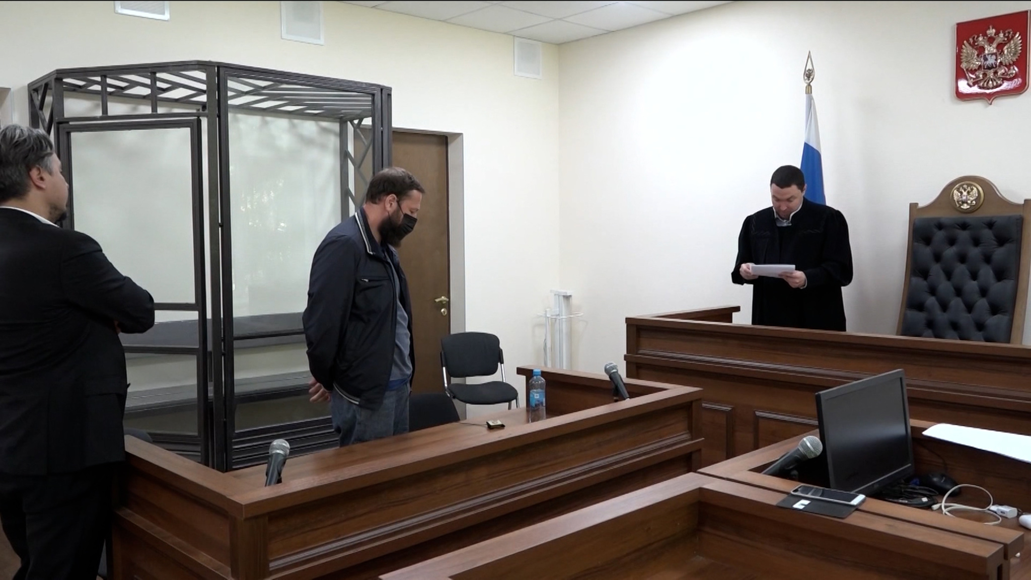 Бывший топ-менеджер крупной электросетевой компании получил 8 лет за взятки
