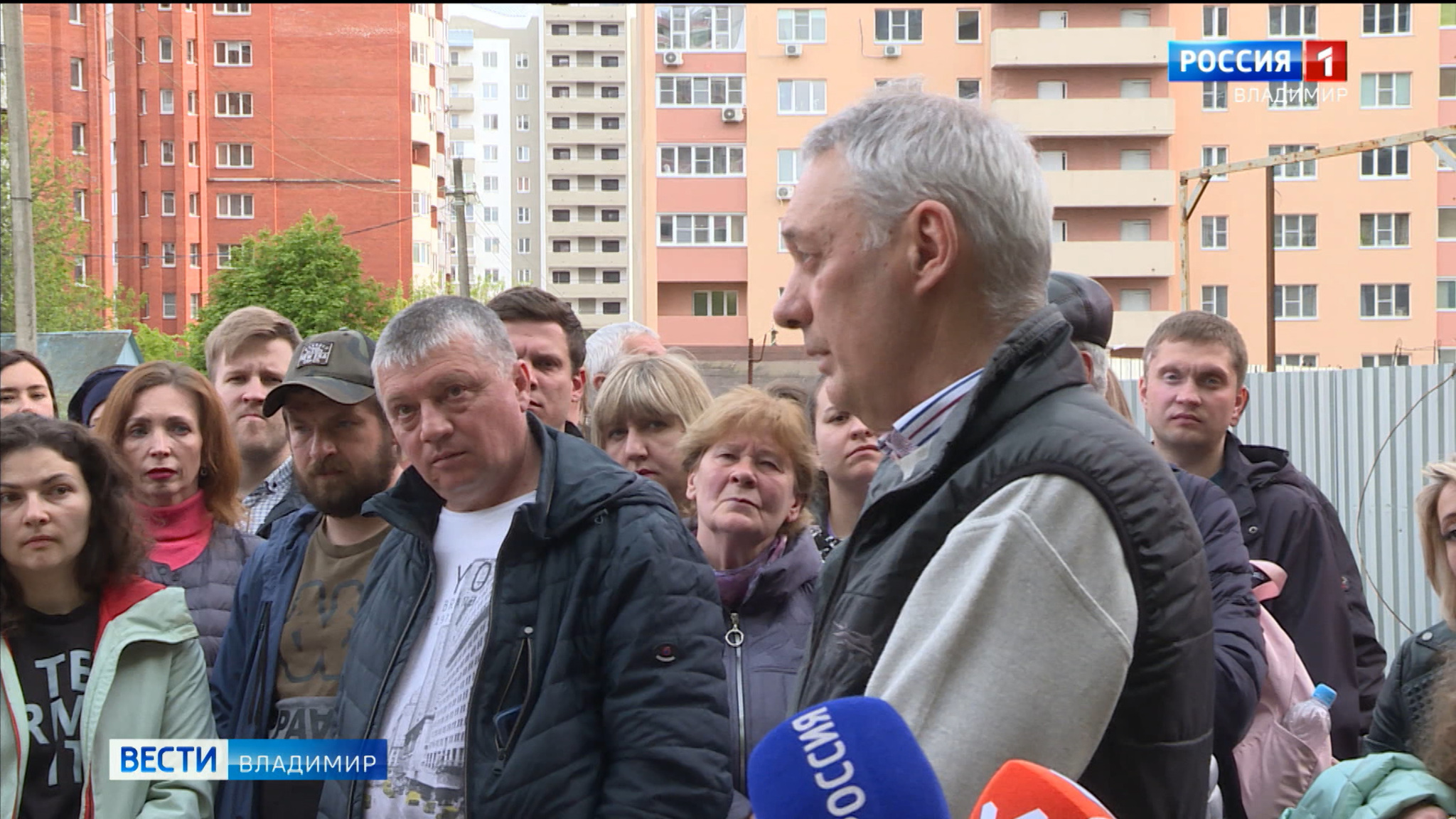 Во Владимире застройщик "Дуброва парк – 2" встретился с обманутыми дольщиками