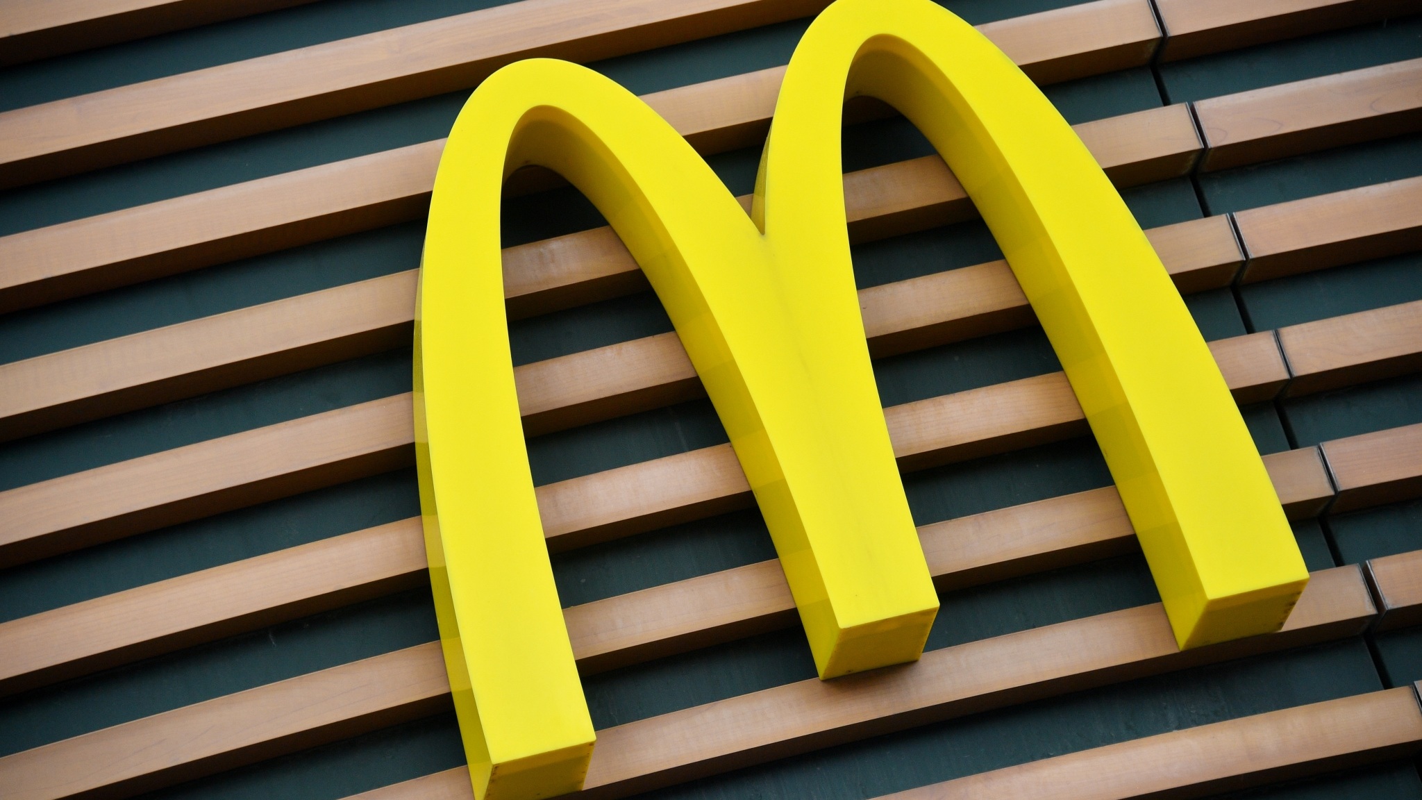 McDonald’s ушел, но закупаться в России не перестал