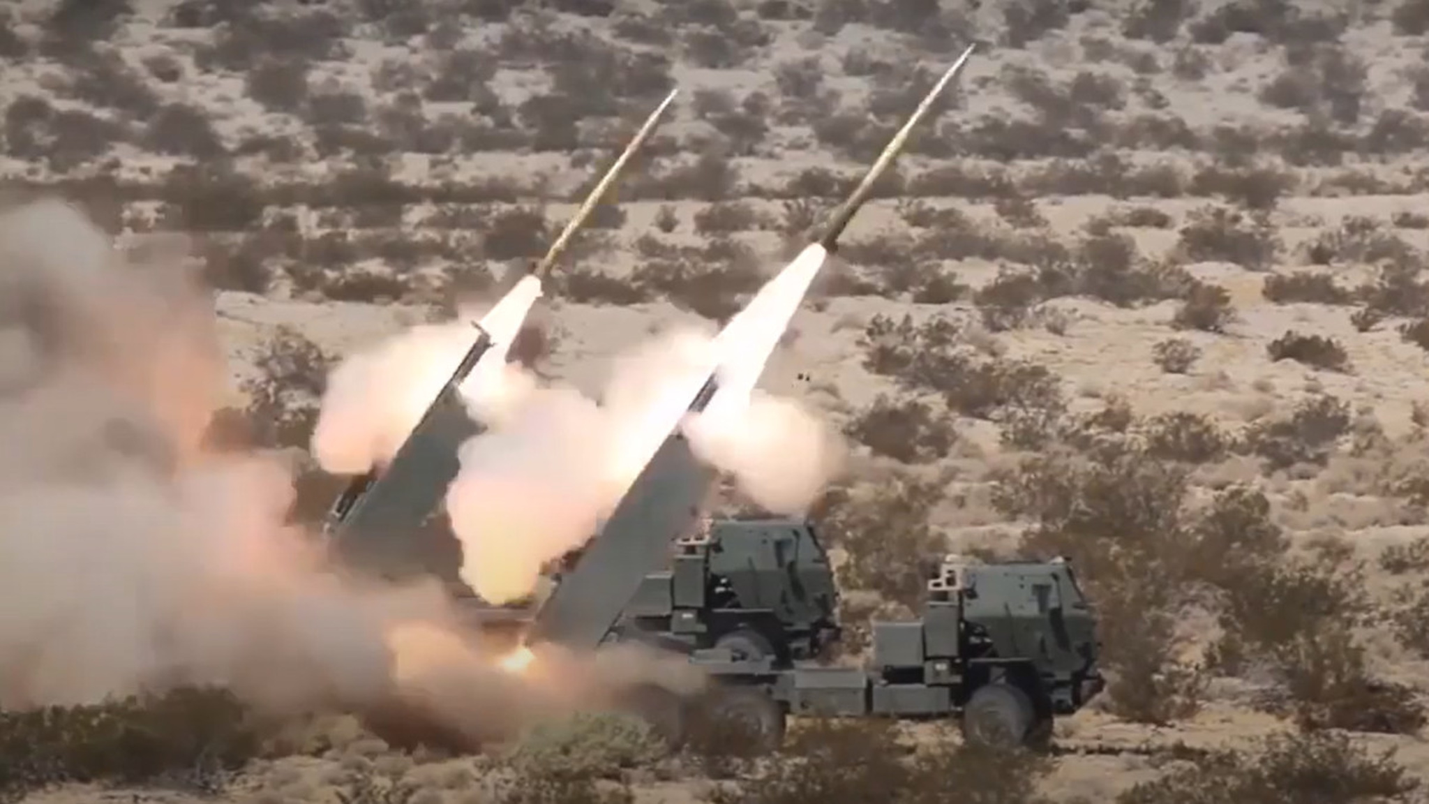 Две американские системы NASAMS разворачиваются на Украине