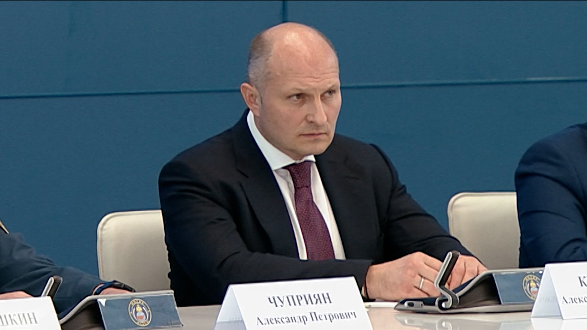 "Не карьерист, а служака": Путин представил нового главу МЧС
