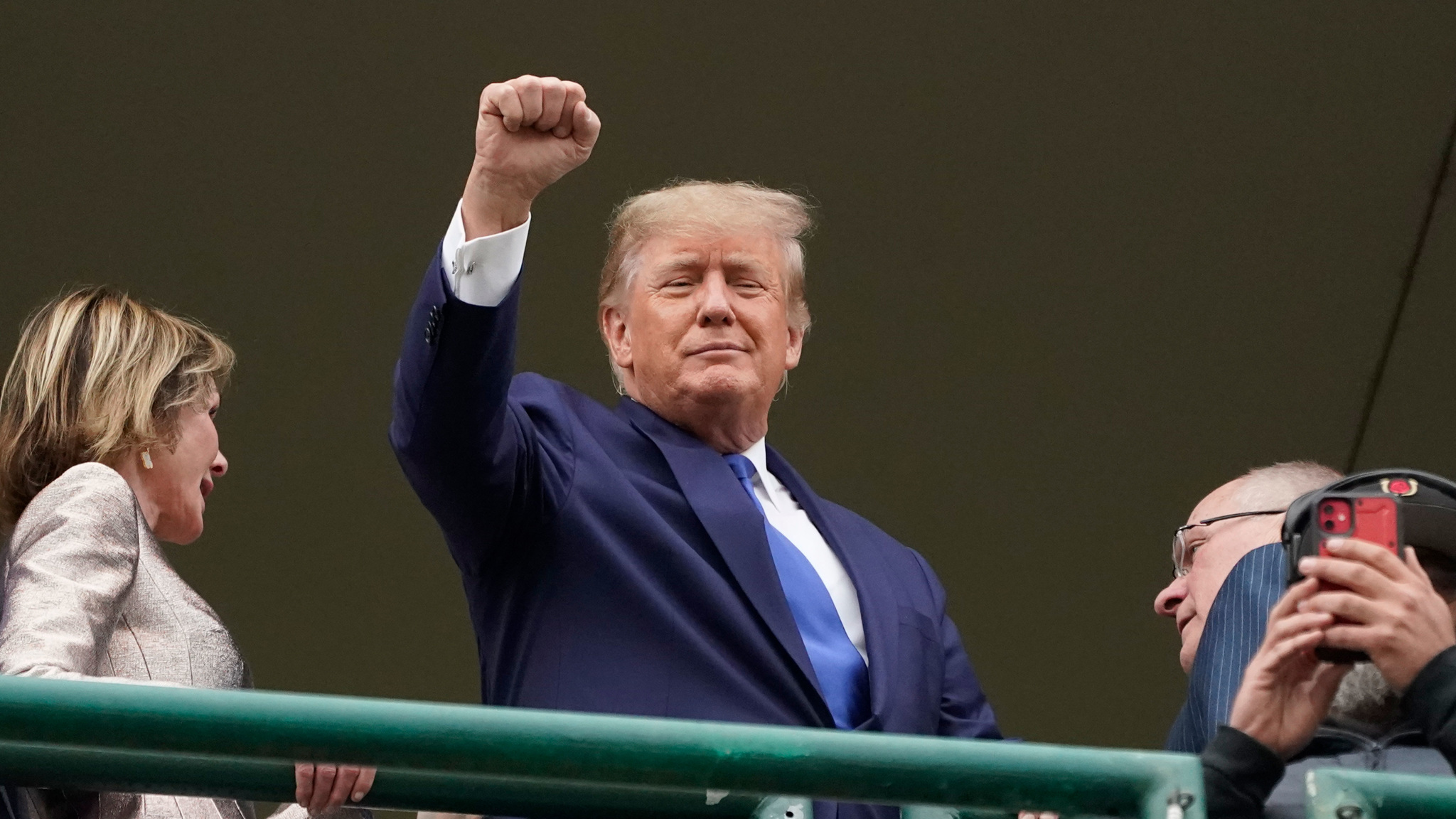 Трамп заявил об укреплении рубля до "исторического максимума"