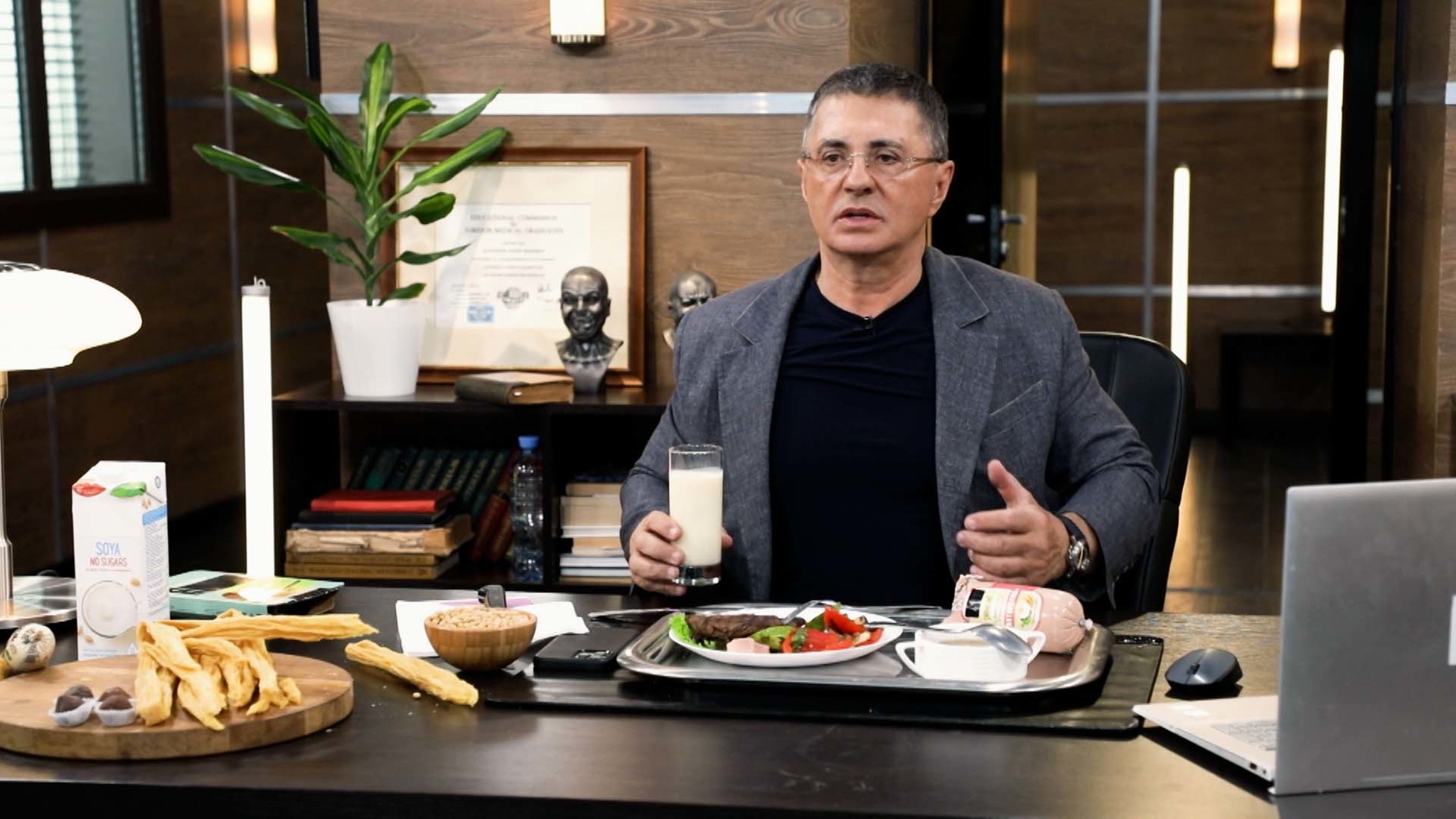 Доктор Мясников раскрыл всю правду о соевых продуктах