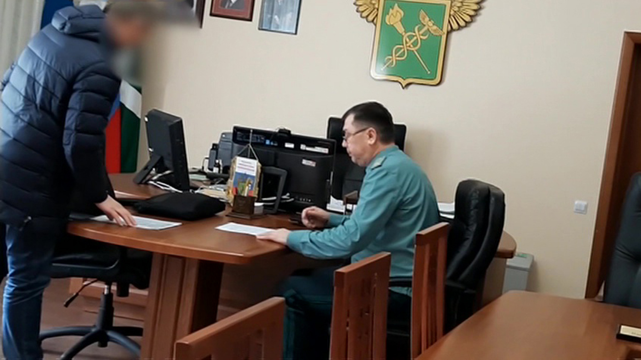 Красный коридор для жадного генерала