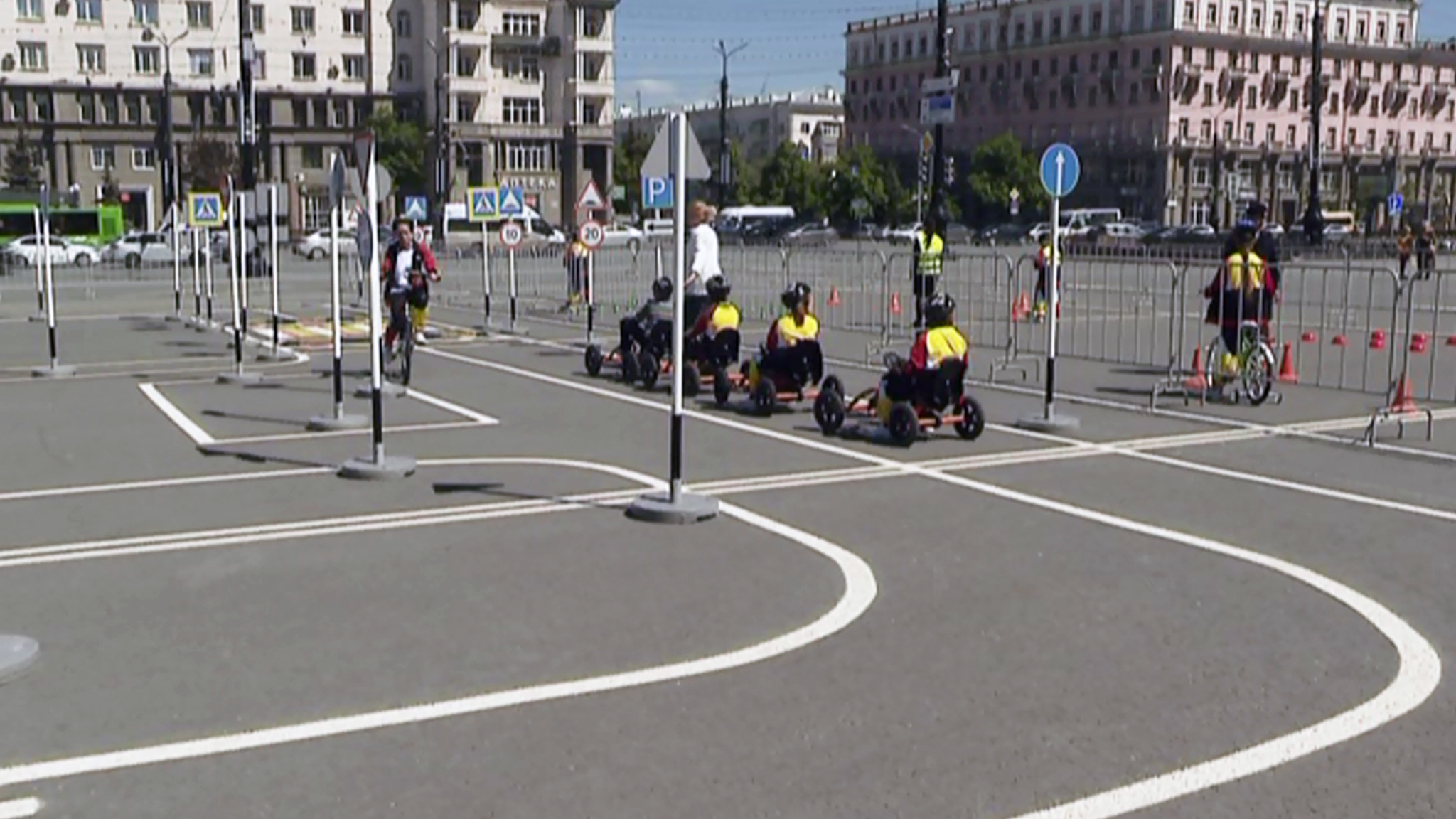 Детский автогородок открылся в центре Челябинска