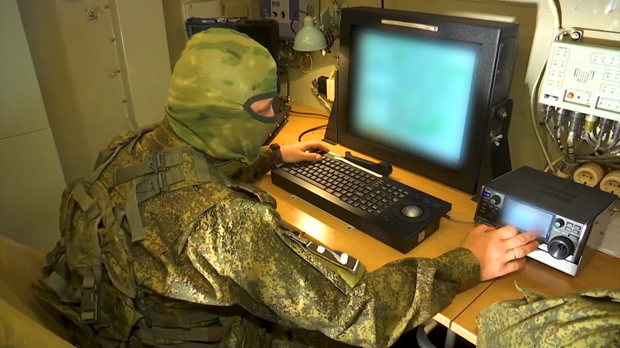 Кадры работы боевых расчетов РЭБ показало Минобороны