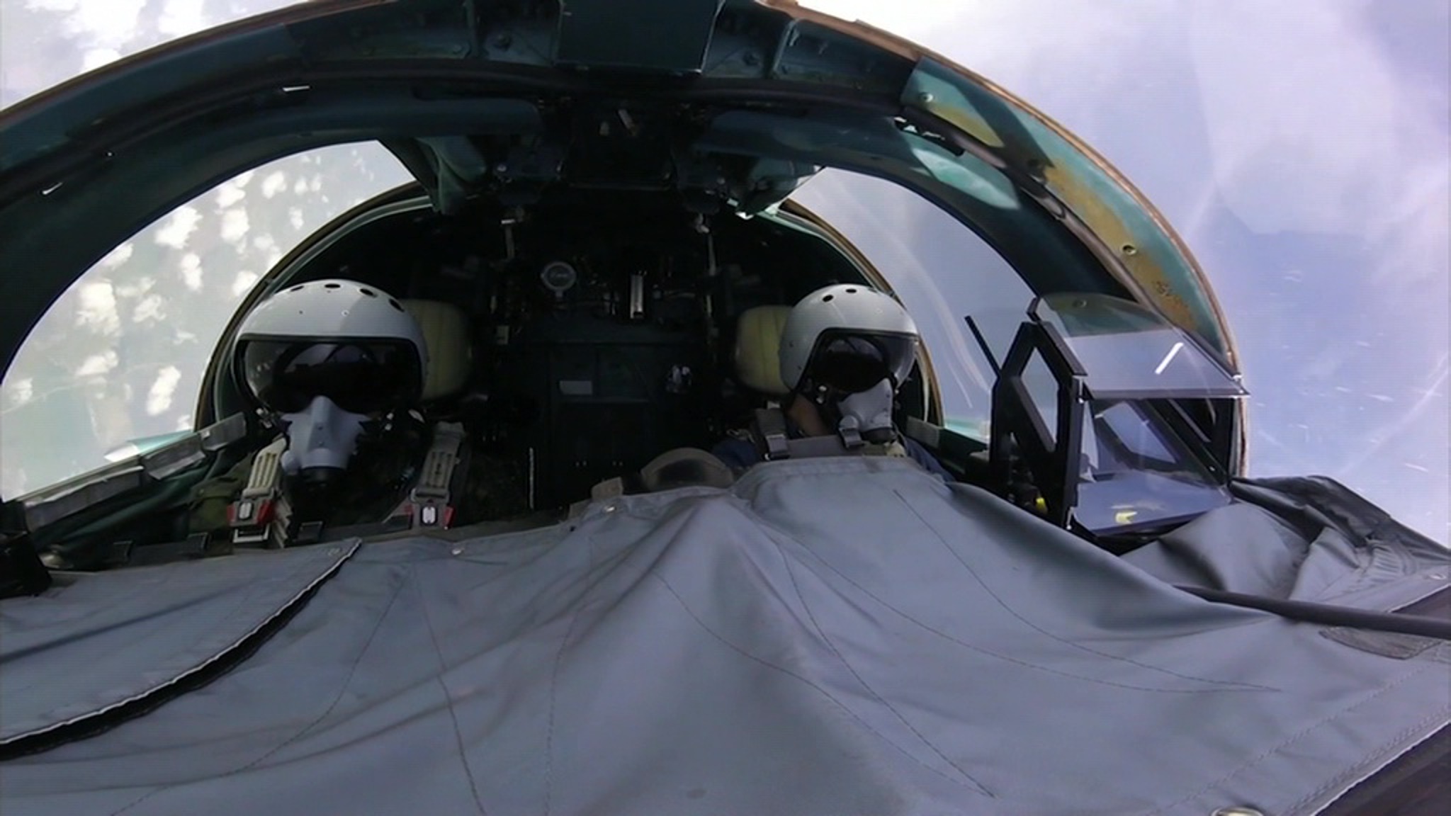 Как работают Су-34 в ходе спецоперации: уникальные кадры Минобороны