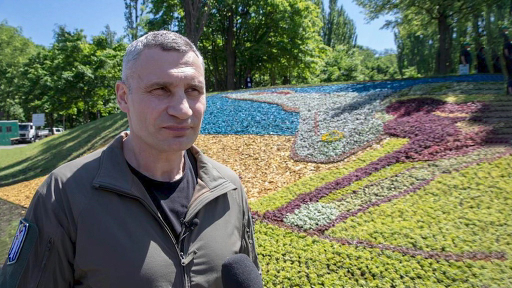 Самострелы, "призрак Киева" и радиация: украинские фейки не знают границ