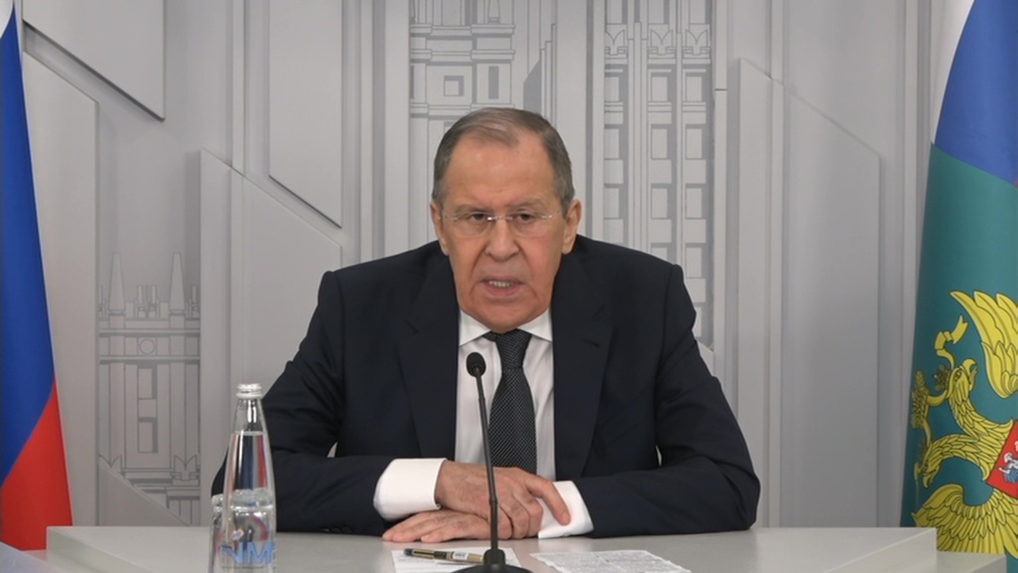 Запад показал, насколько далеко может зайти в давлении на другие страны
