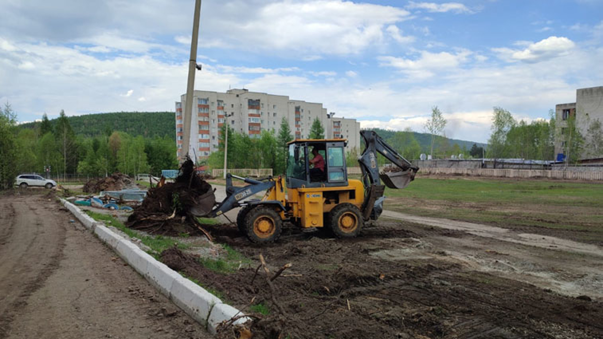 Восемь спортзалов и шесть стадионов отремонтируют в Приамурье до сентября