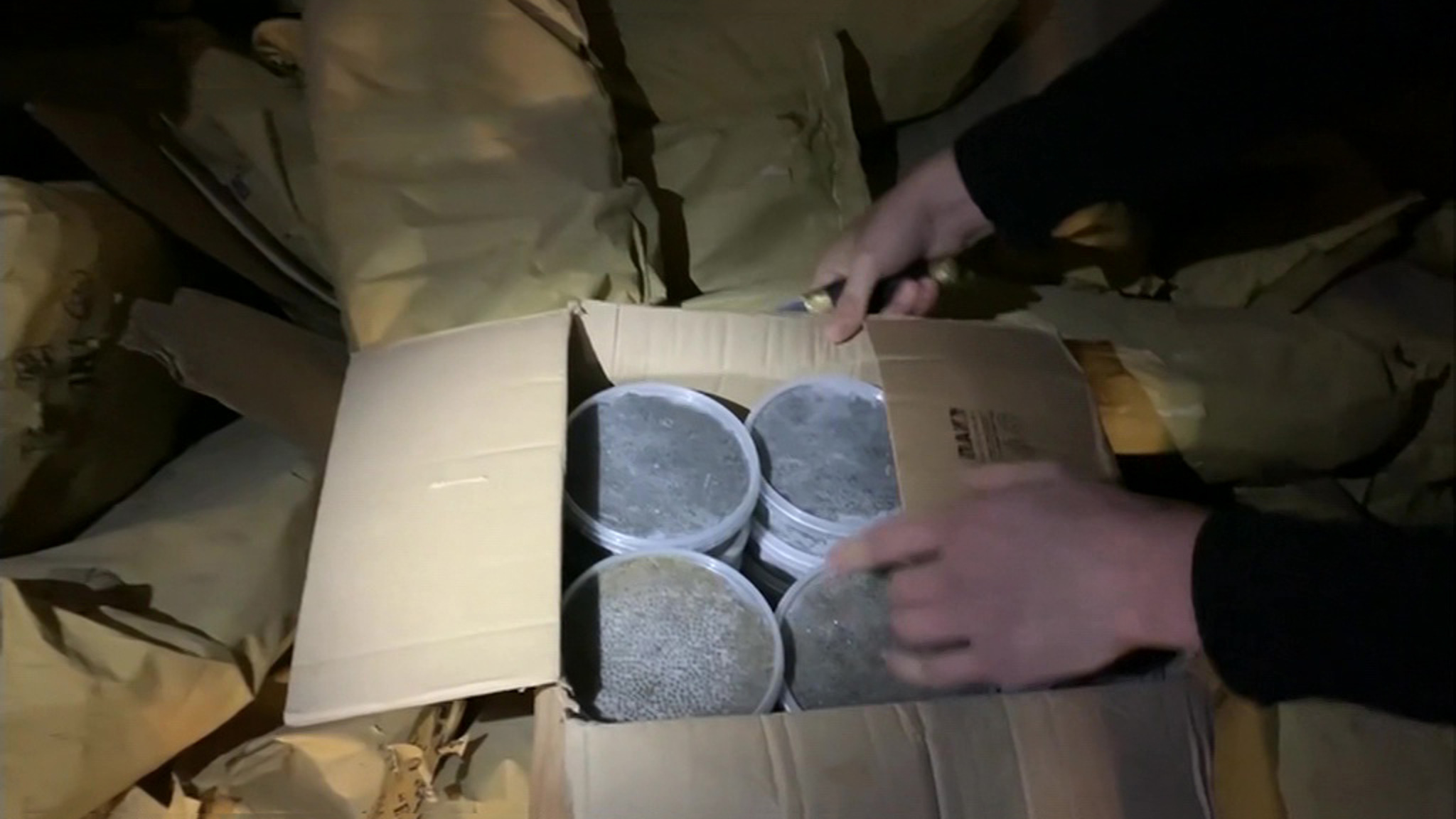 Под Хабаровском задержаны фуры с черной икрой