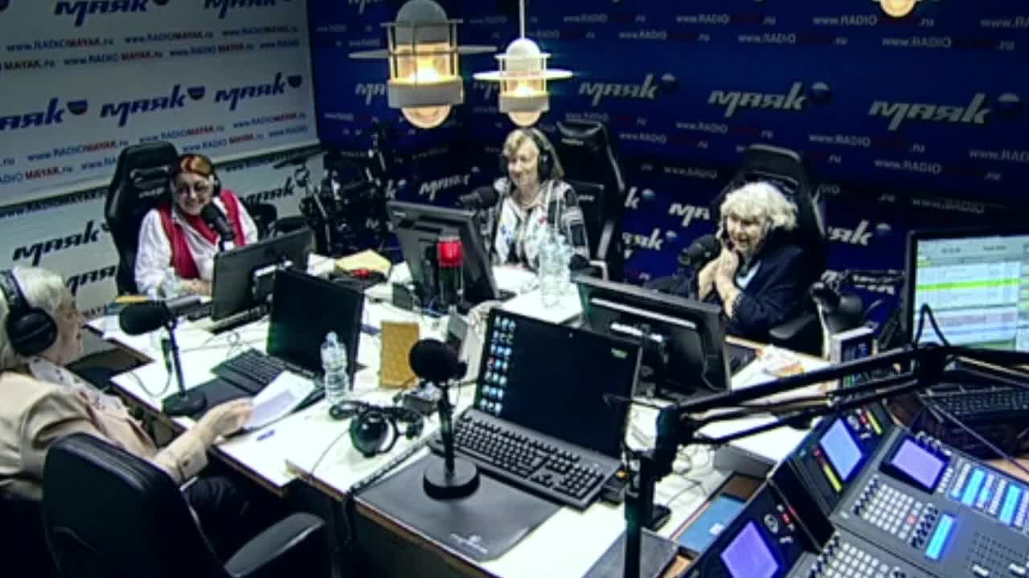 Место действия: Россия. Лето. "Артек": мечта советского детства