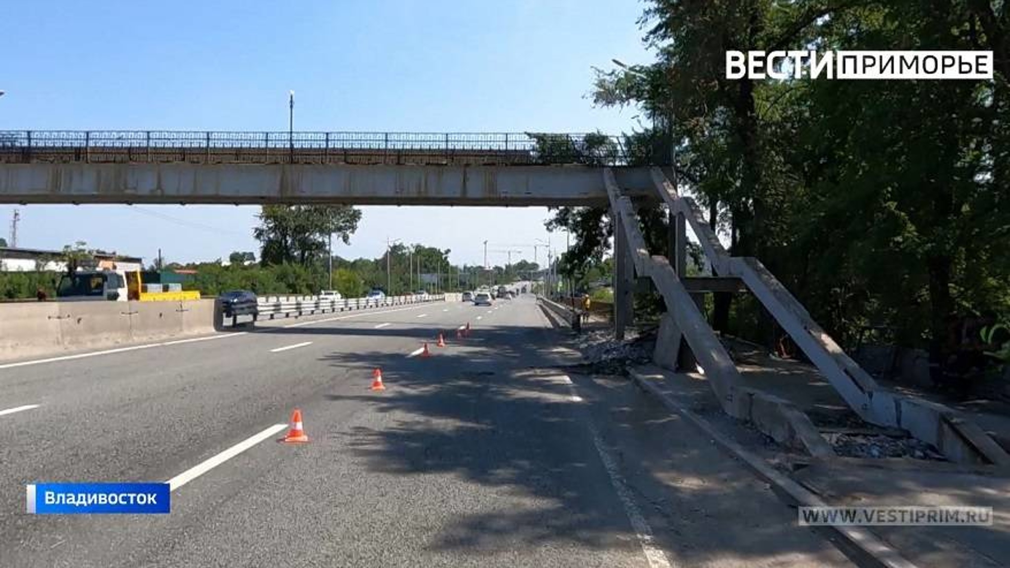 Уже в конце недели горожане смогут ходить по отремонтированному виадуку