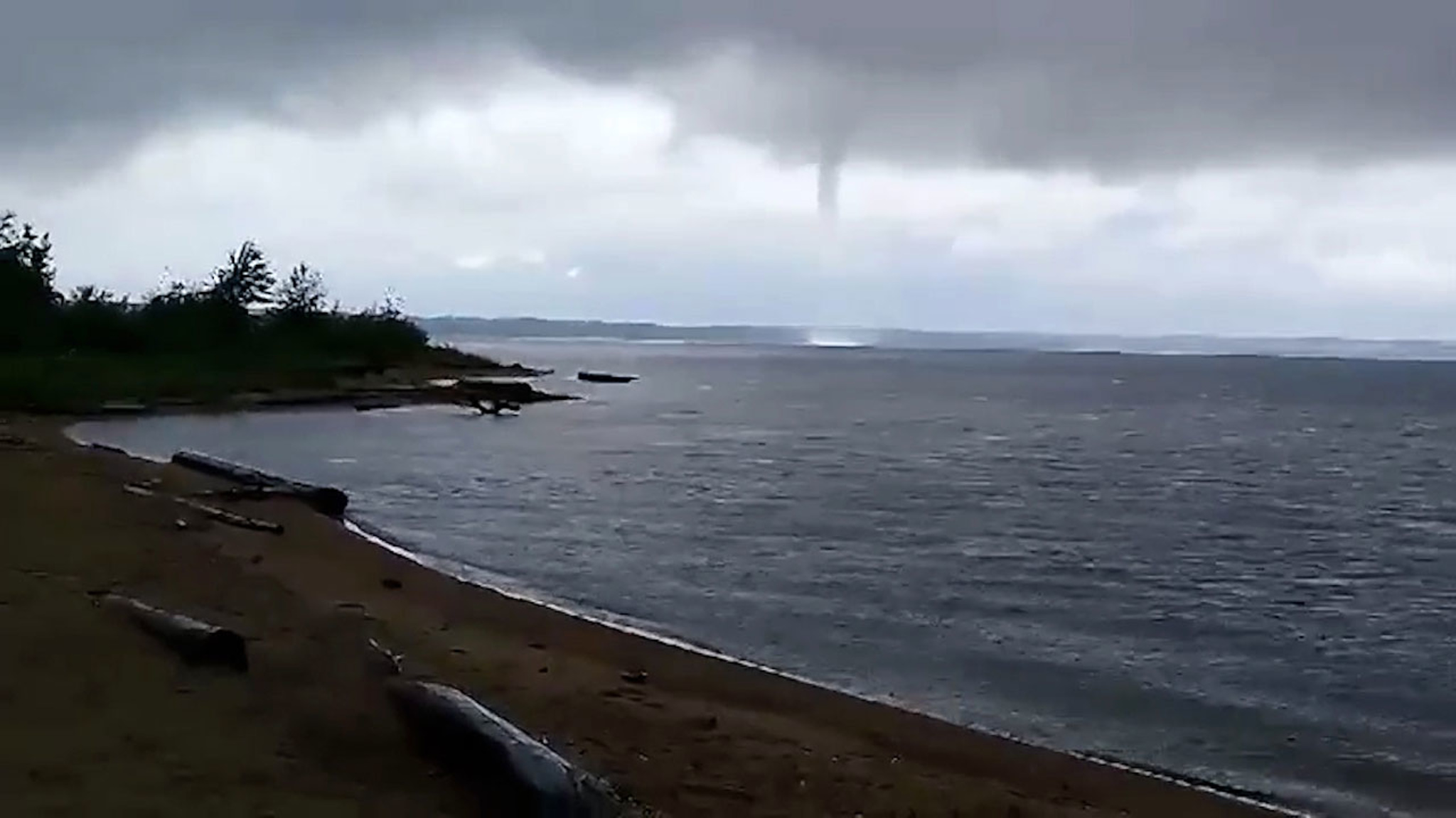Над пермским водохранилищем образовался смерч