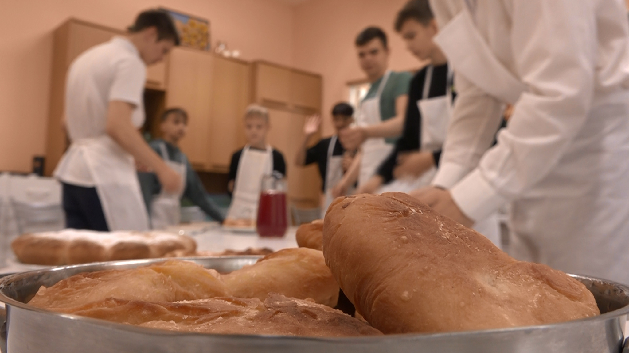 Кулинарные курсы для мальчиков открыли в челябинской школе