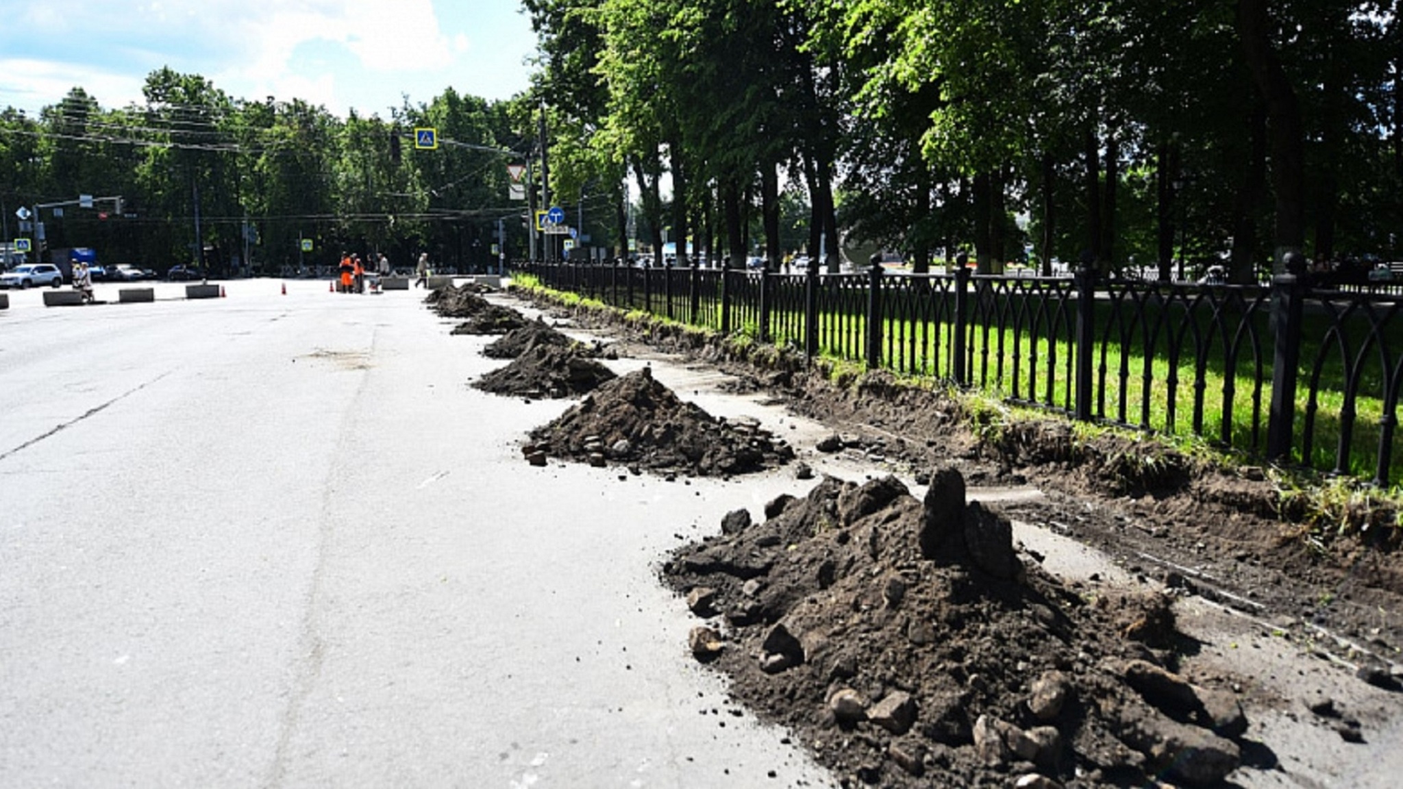 В Ярославле проверили ход ремонта на улице Первомайской