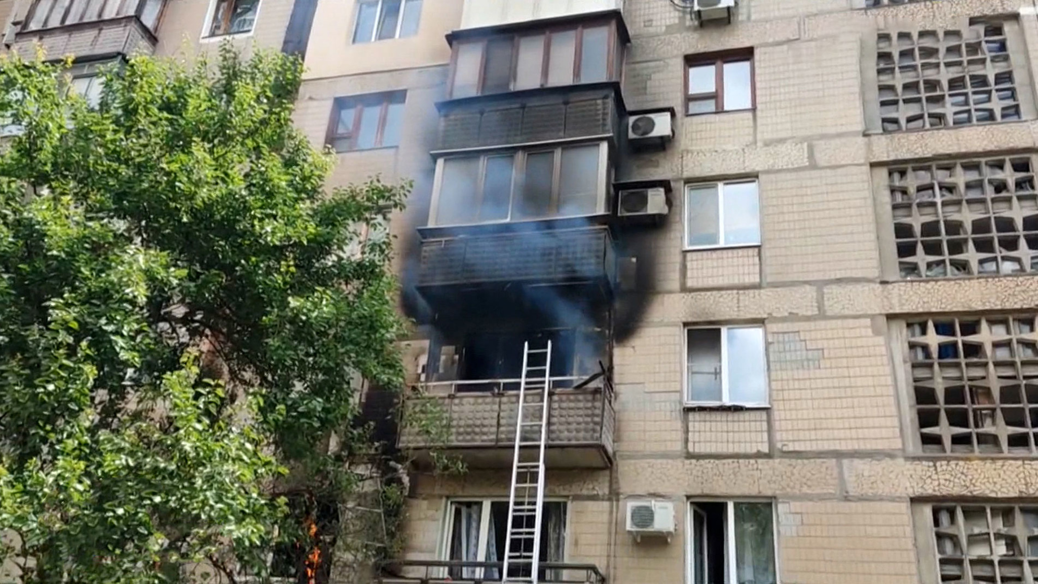 В центре Донецка весь день звучала канонада