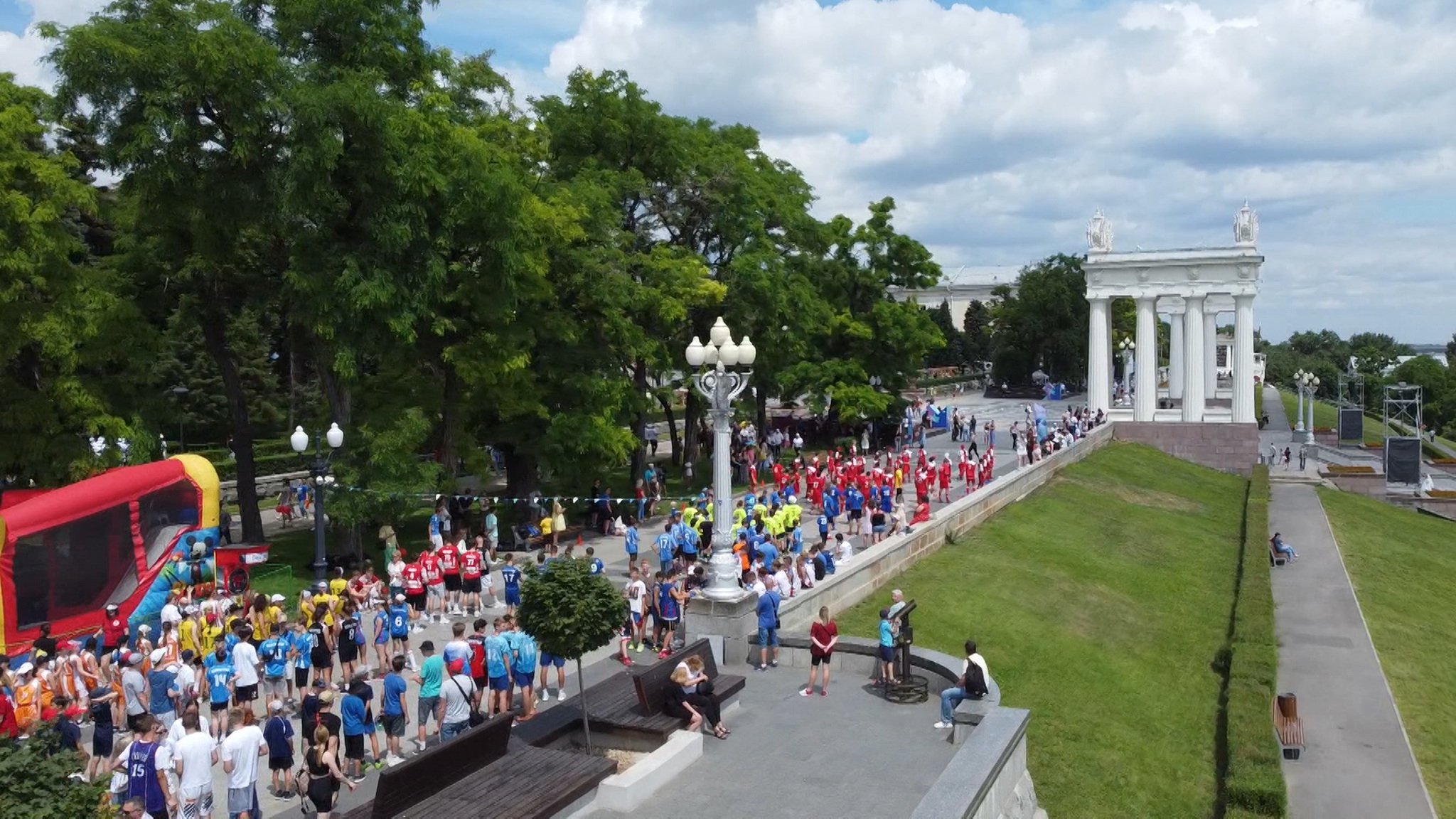 Молодежный фестиваль #ТриЧетыре в Волгограде набирает обороты