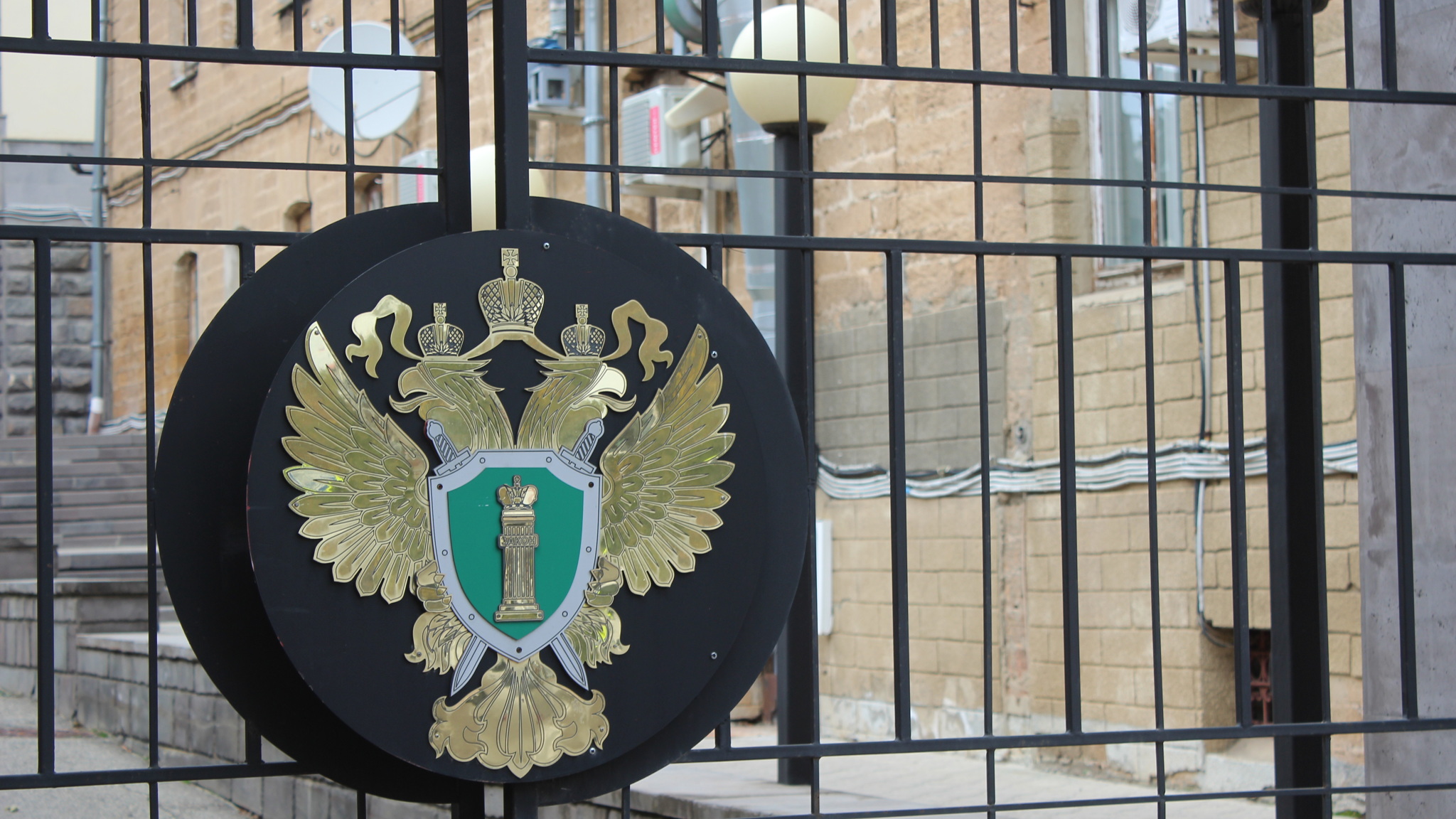 На Ставрополье отцу и двум его сыновьям вынесли приговор за семейный бизнес на наркотиках