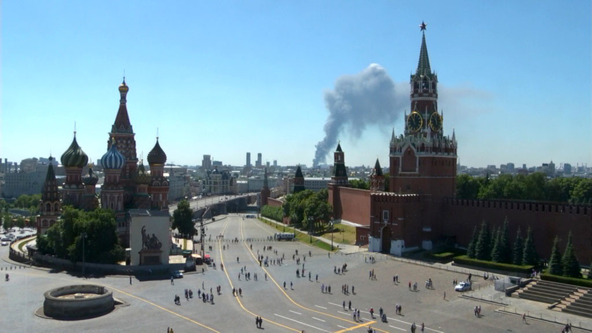 На юге Москвы начался пожар