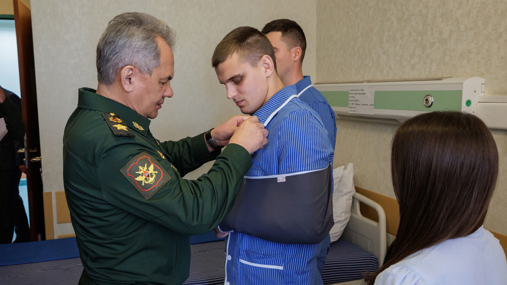 Участников спецоперации наградил Сергей Шойгу