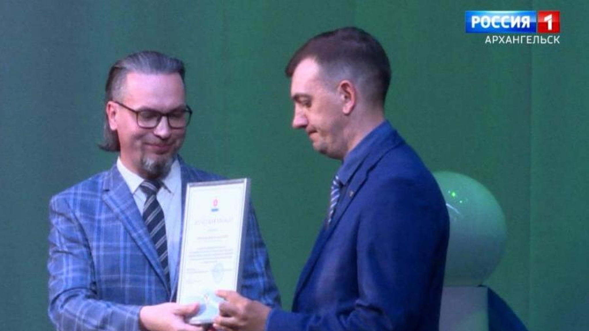 Поздравления сегодня принимали корабелы Северодвинска