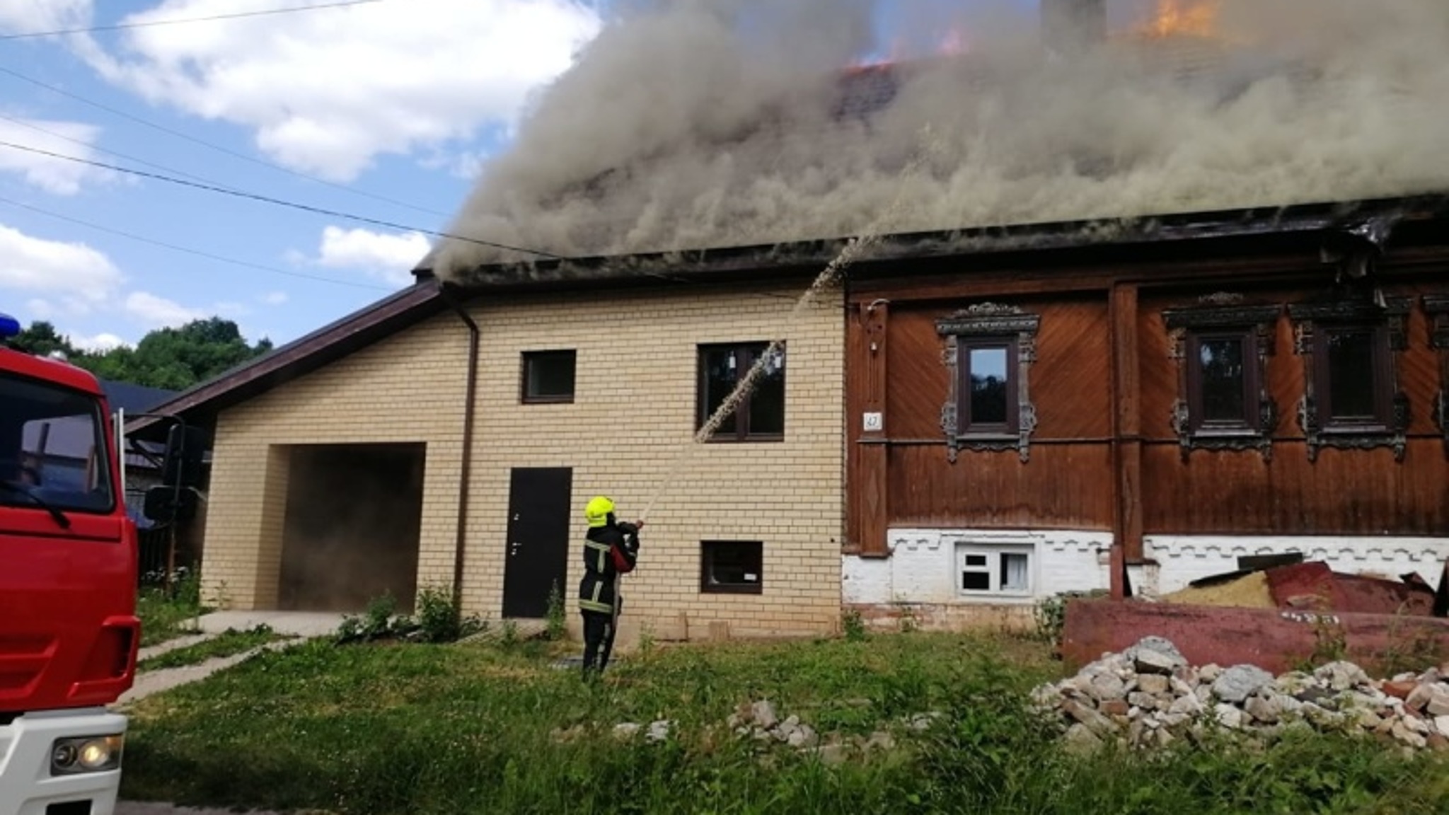 В Вязниках жилой дом тушили 13 человек