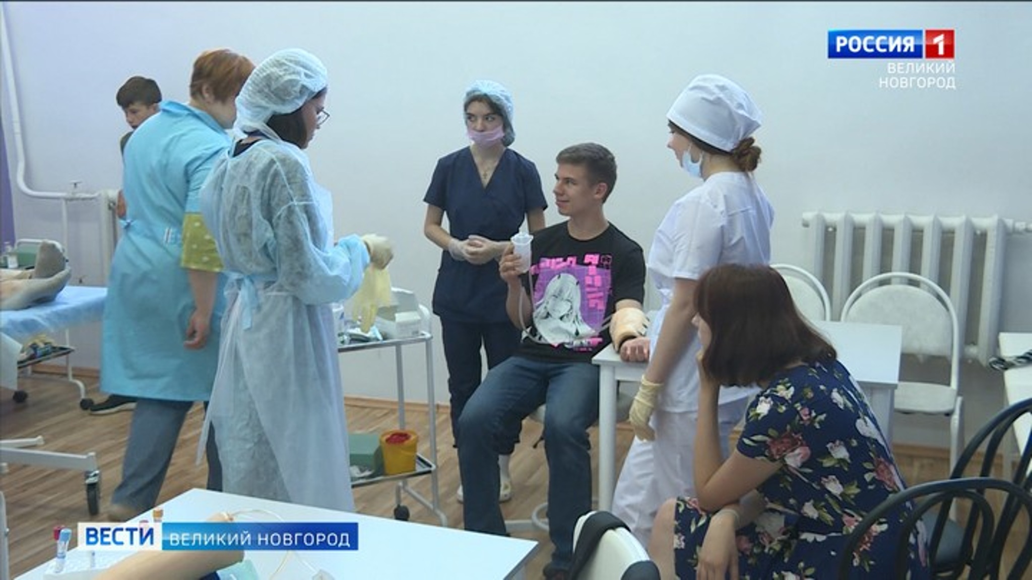 В Новгородском медицинском колледже проходит летняя смена для школьников "Мир медицины"