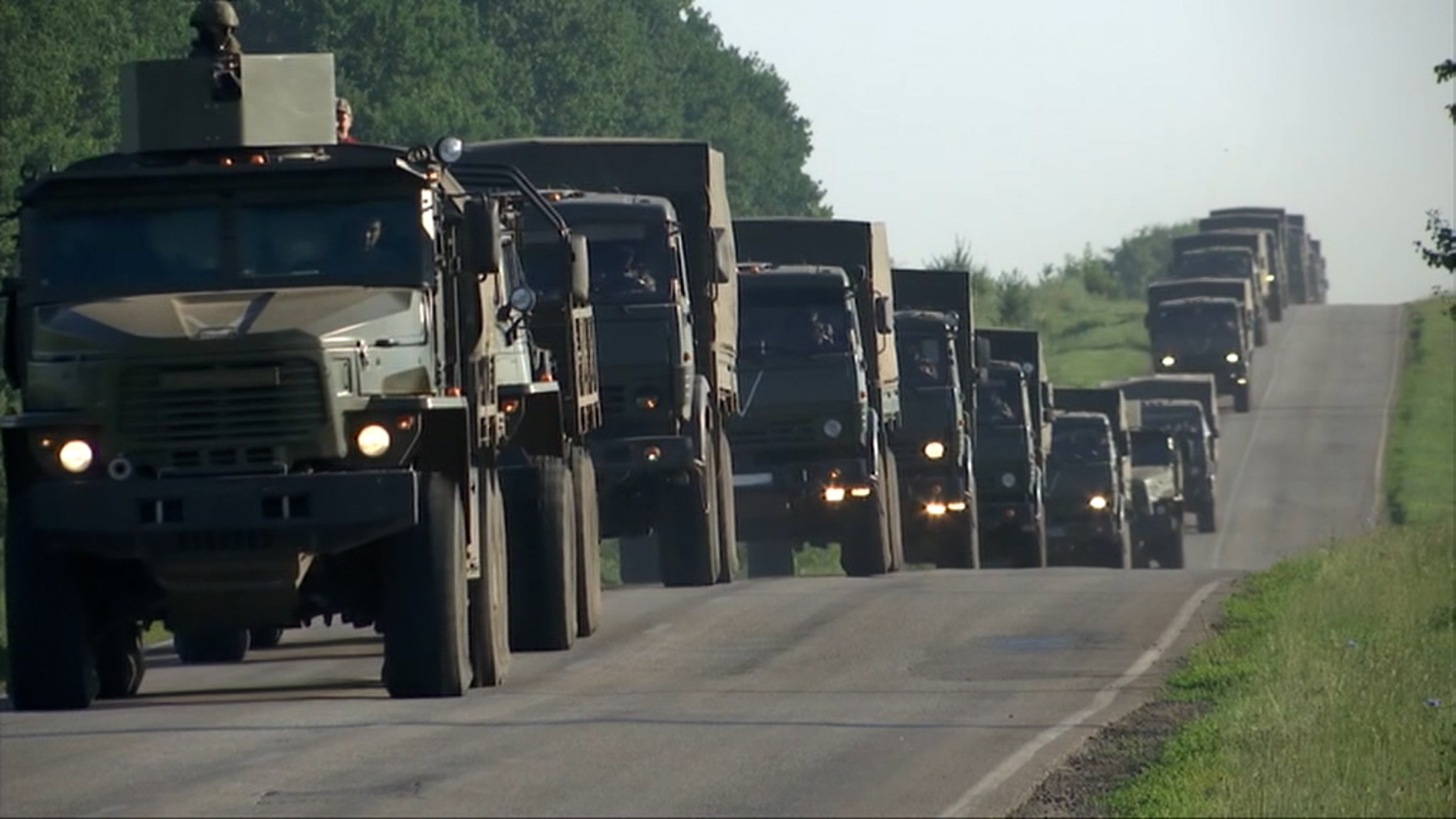 Подразделения МТО доставляют боеприпасы и продовольствие на передовую