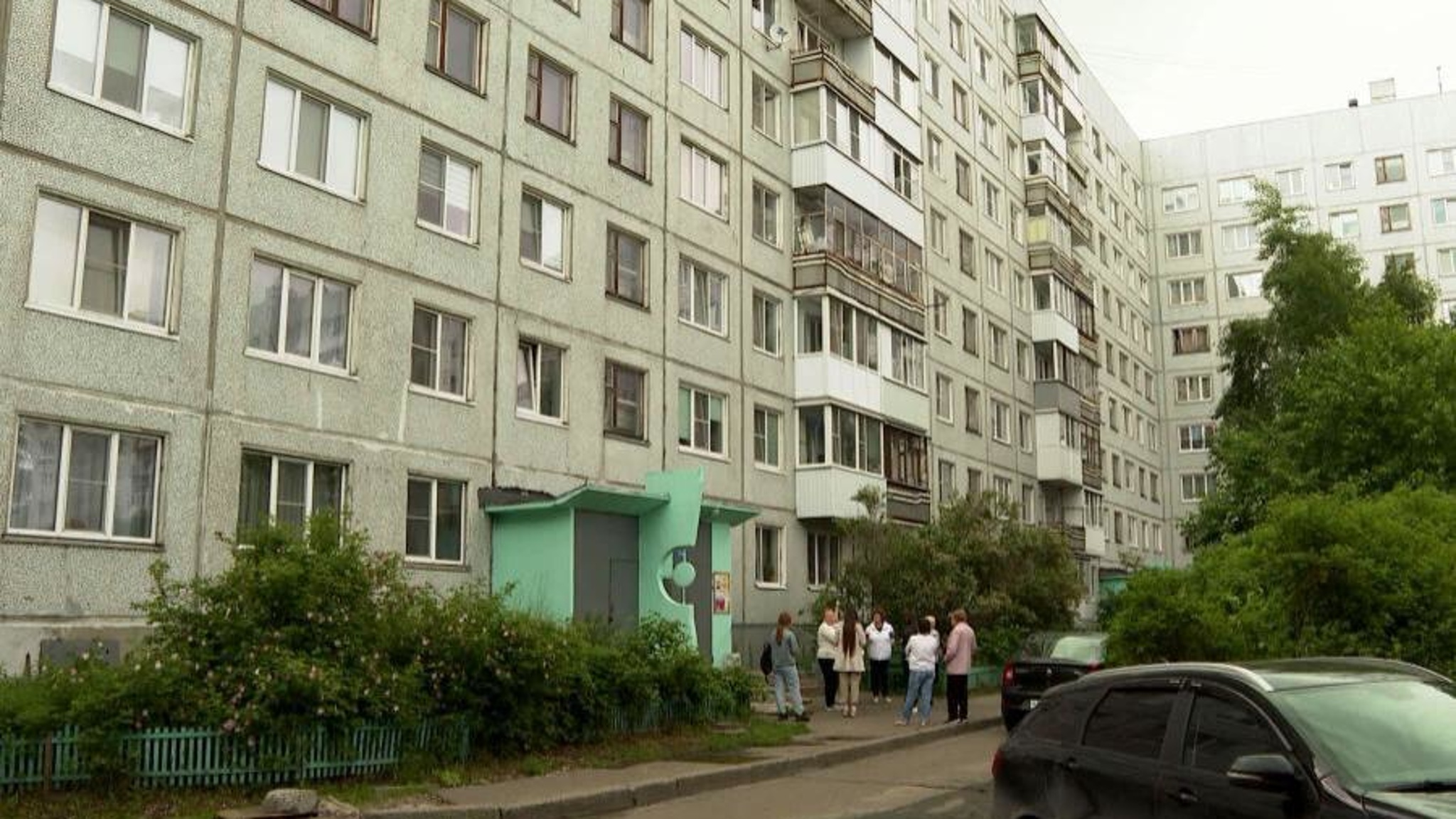 Многоэтажка по улице Серафимовича в Архангельске не выдерживает сильных дождей – топит квартиры с 9 по 1 этажи