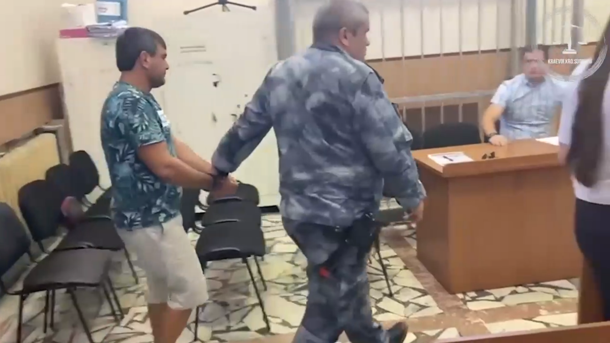 Охранников, вступивших в драку на пляже в Сочи, арестовали на 2 месяца