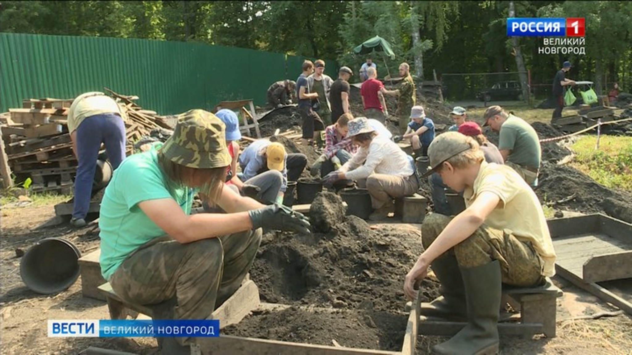 Старорусская археологическая экспедиция Новгородского университета обнаружила 53-ю берестяную грамоту