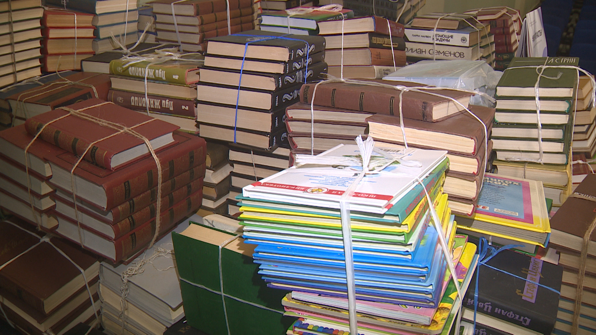 В Волгограде собирают книги для библиотек ЛНР