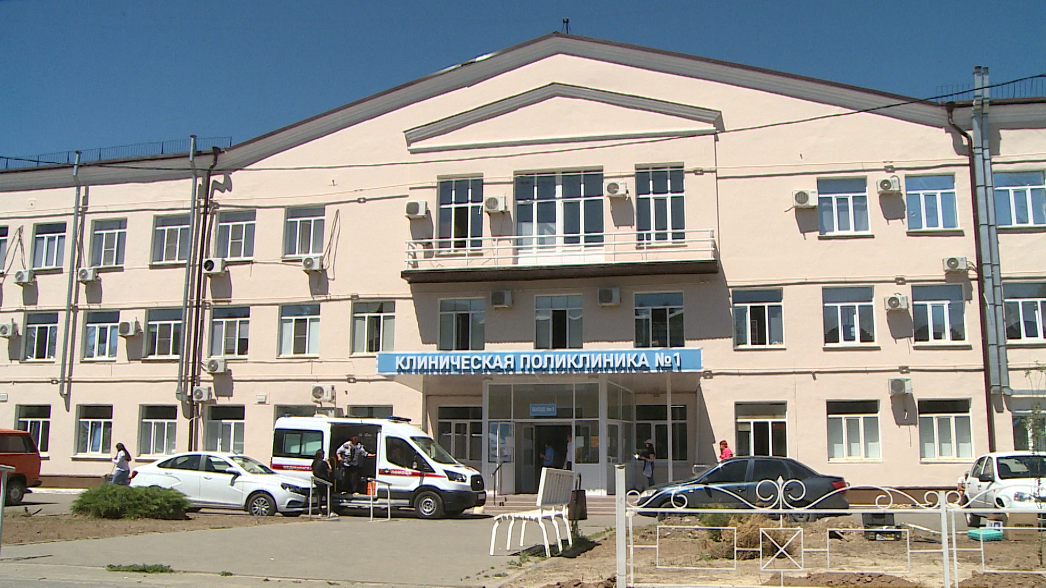 В Волгограде капитально отремонтировали одну из старейших поликлиник